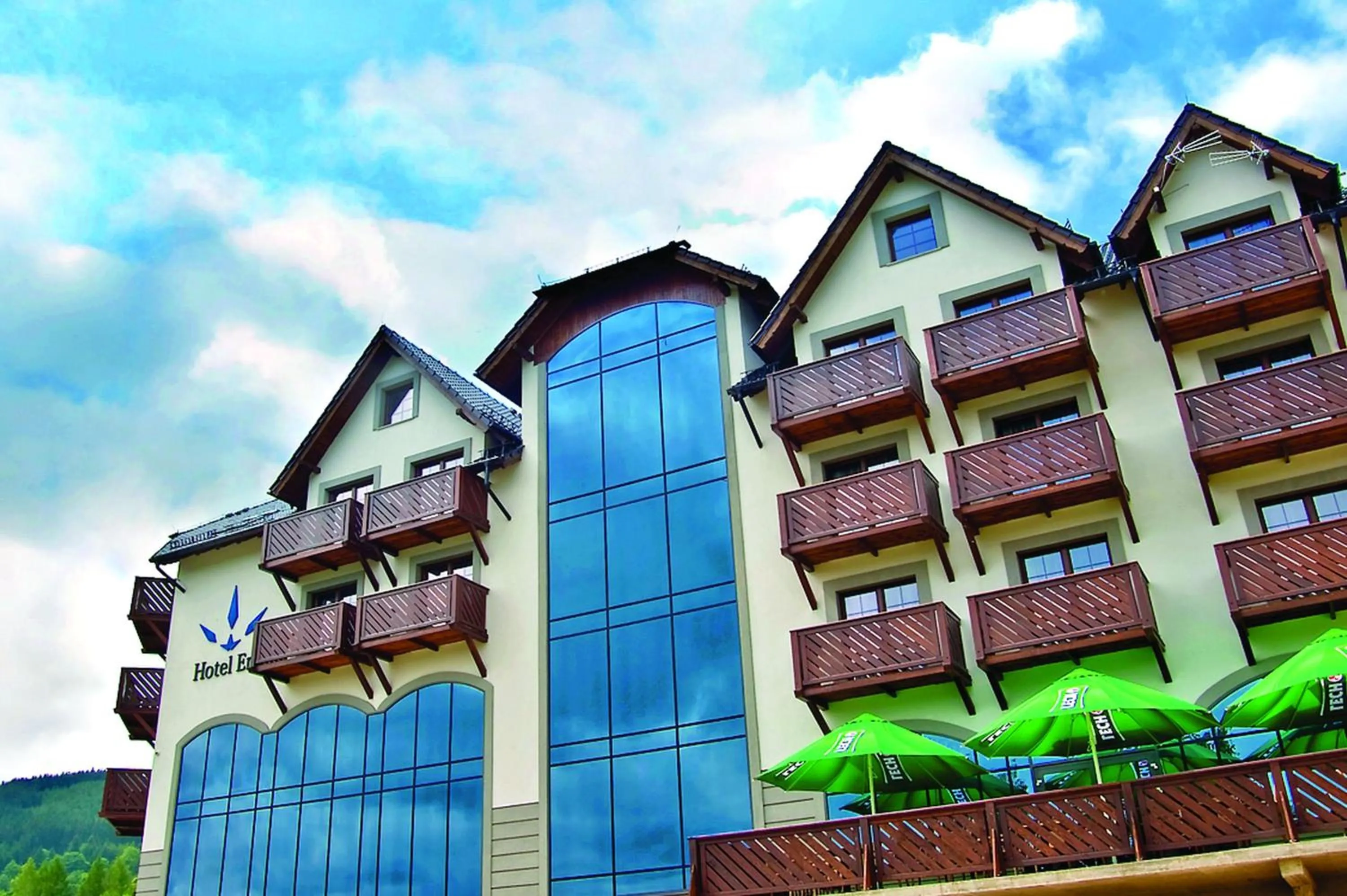 Facade/entrance in Hotel Era