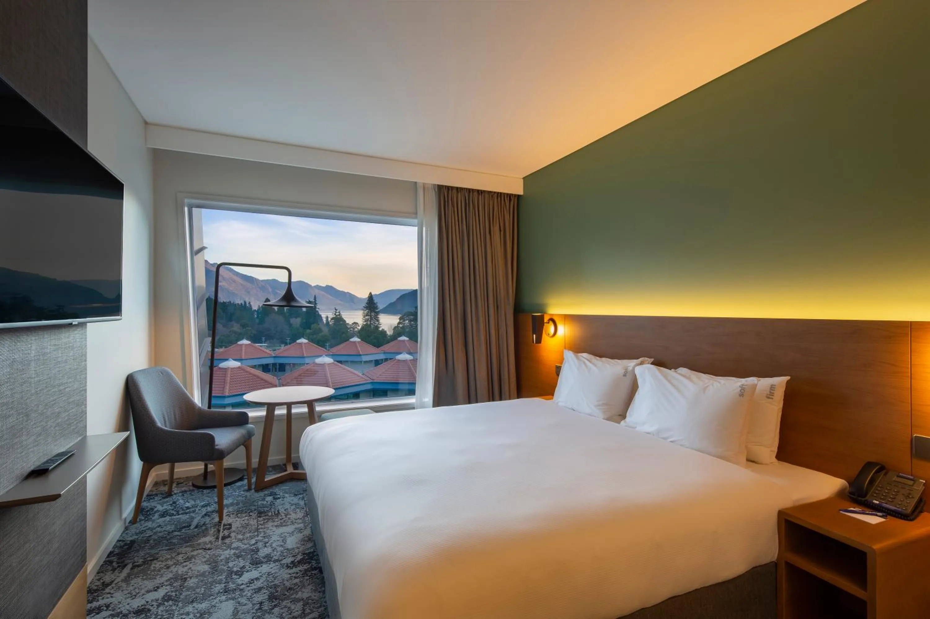Bedroom, Bed in Holiday Inn Express & Suites Queenstown by IHG