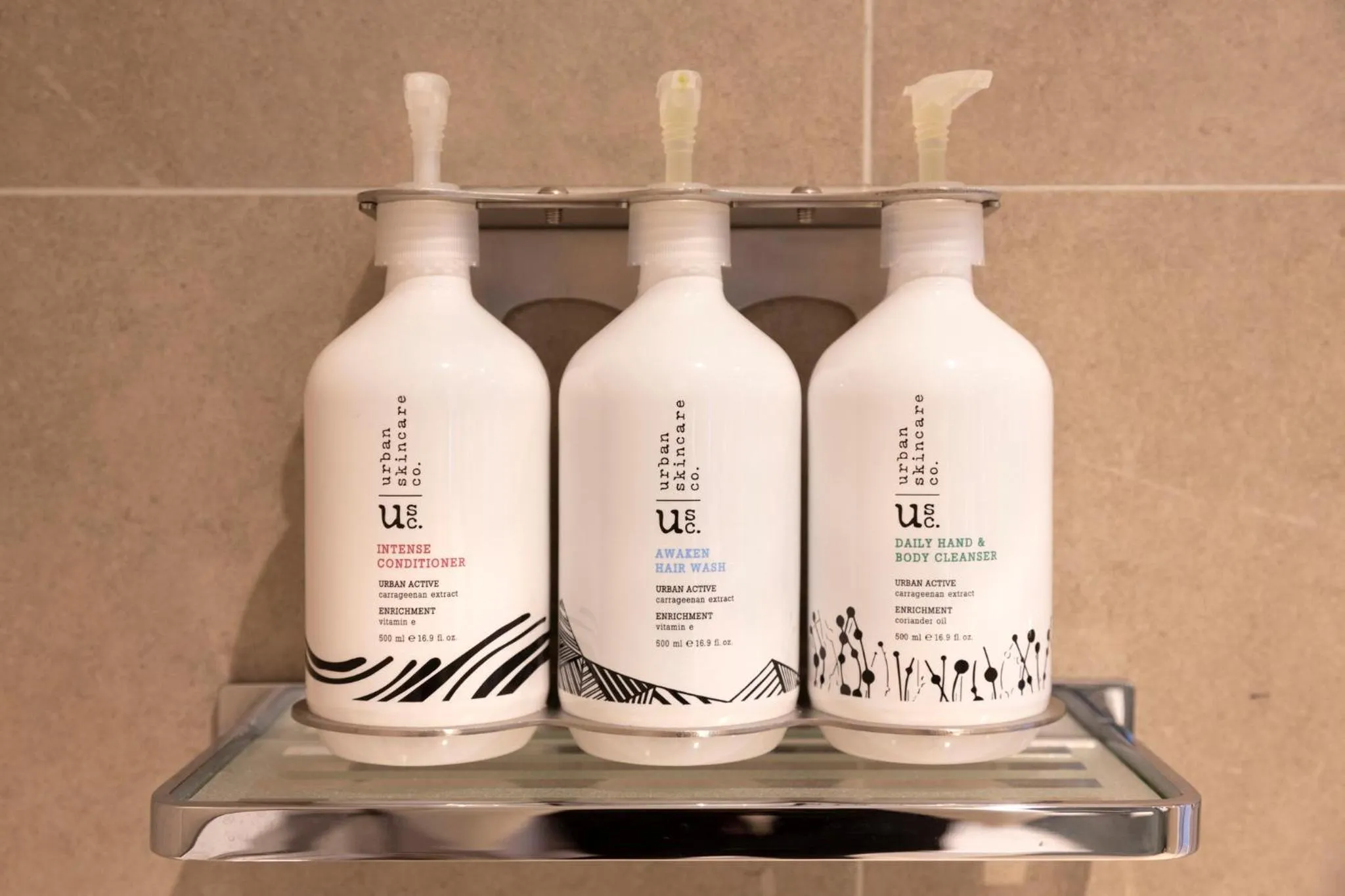 Photo of the whole room in Holiday Inn Express & Suites Queenstown by IHG