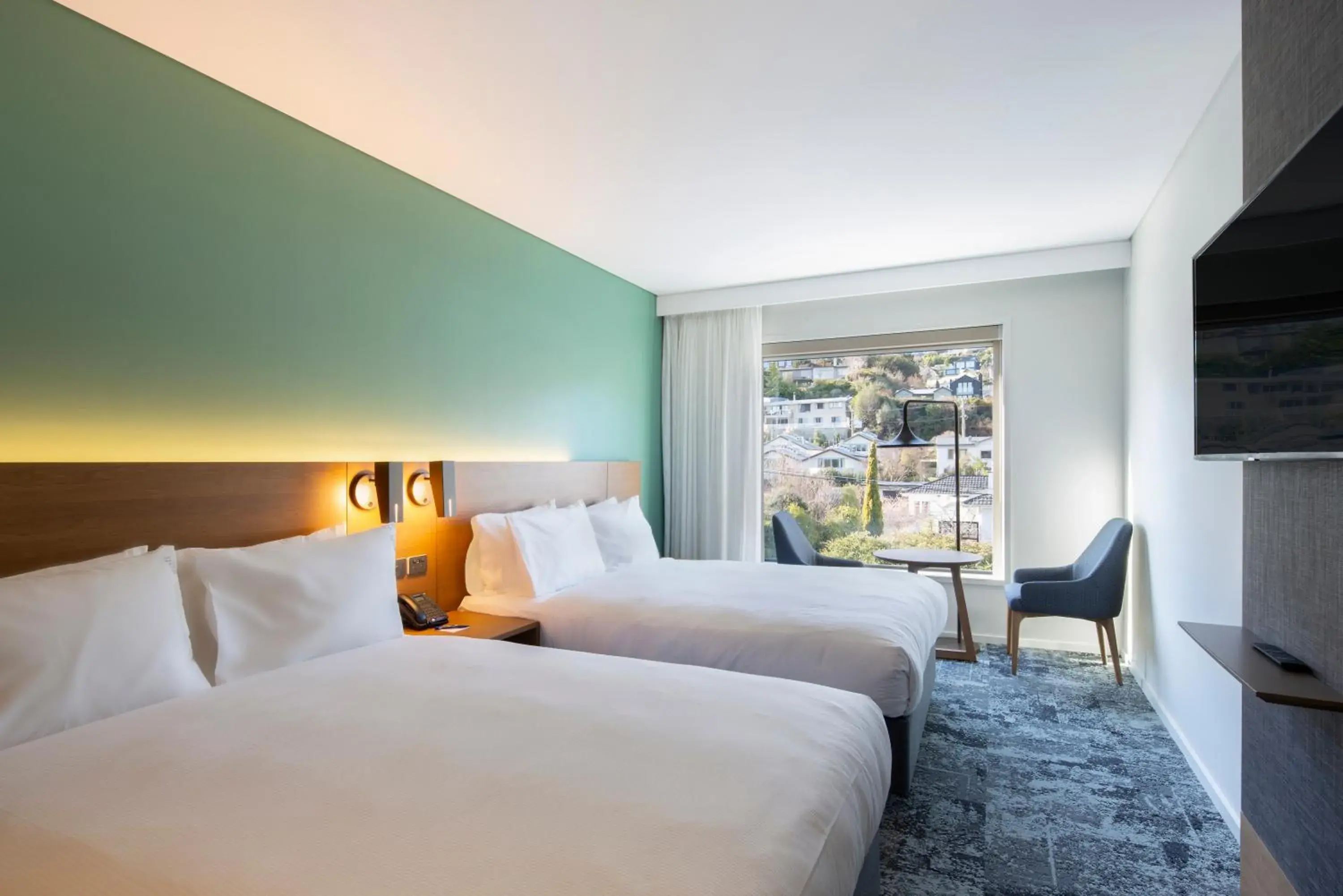 Standard Queen Room with Two Queen Beds - Free Breakfast in Holiday Inn Express & Suites Queenstown by IHG Standard Queen Room with Two Queen Beds - Free Breakfast in Holiday Inn Express & Suites Queenstown by IHG