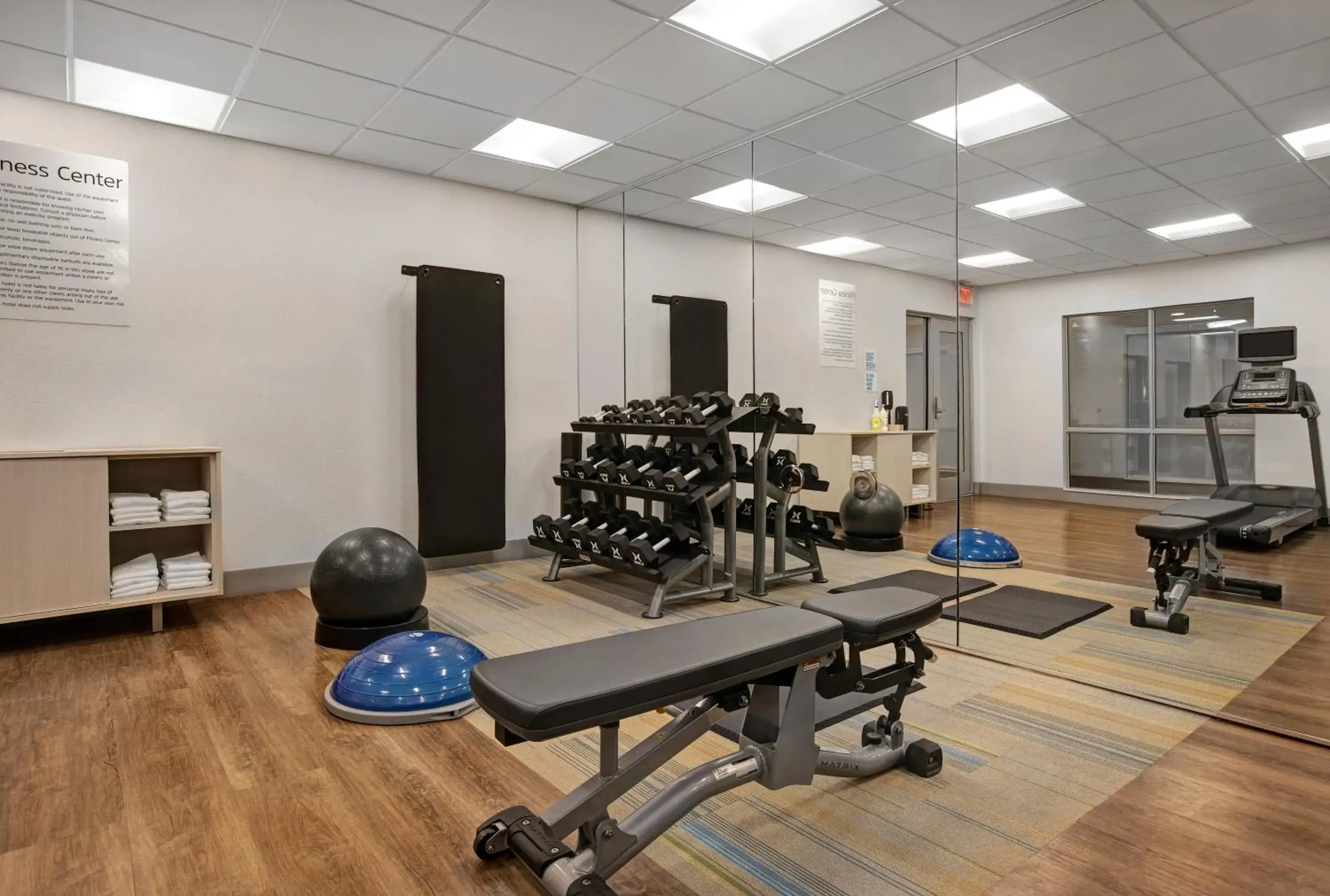 Fitness centre/facilities in Holiday Inn Express & Suites - Milwaukee - Brookfield by IHG Fitness centre/facilities in Holiday Inn Express & Suites - Milwaukee - Brookfield by IHG
