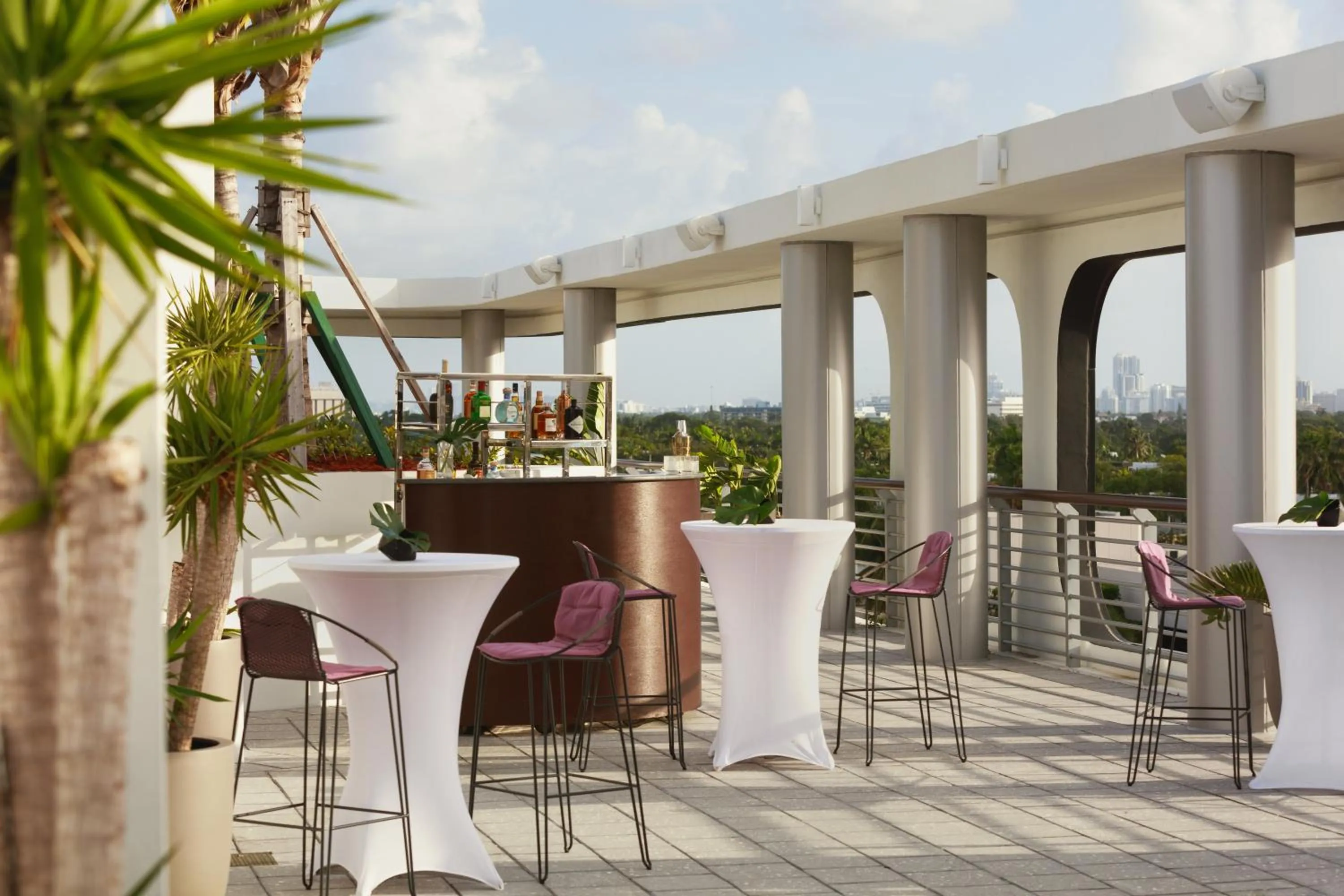 Restaurant/places to eat in Kimpton - Hotel Palomar South Beach by IHG