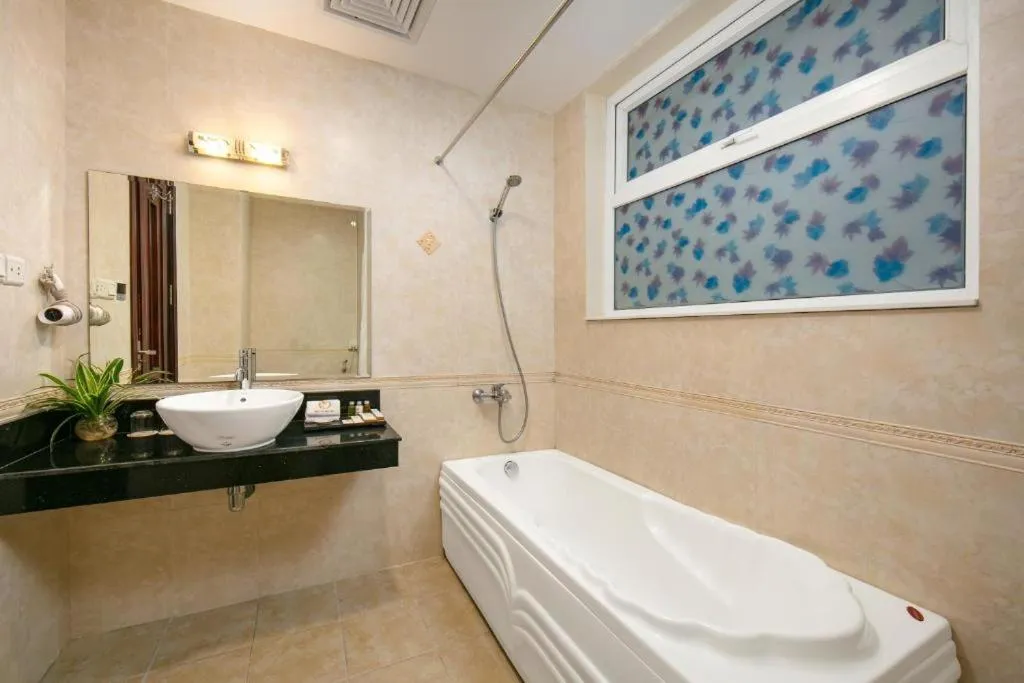 Toilet in Nesta Boutique Hotel Hanoi