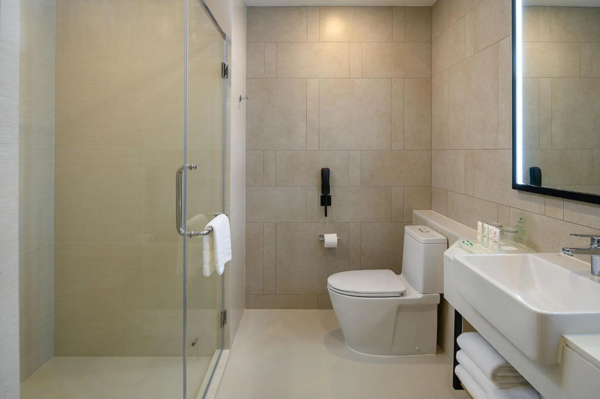 Shower in Holiday Inn & Suites Siracha Laemchabang by IHG