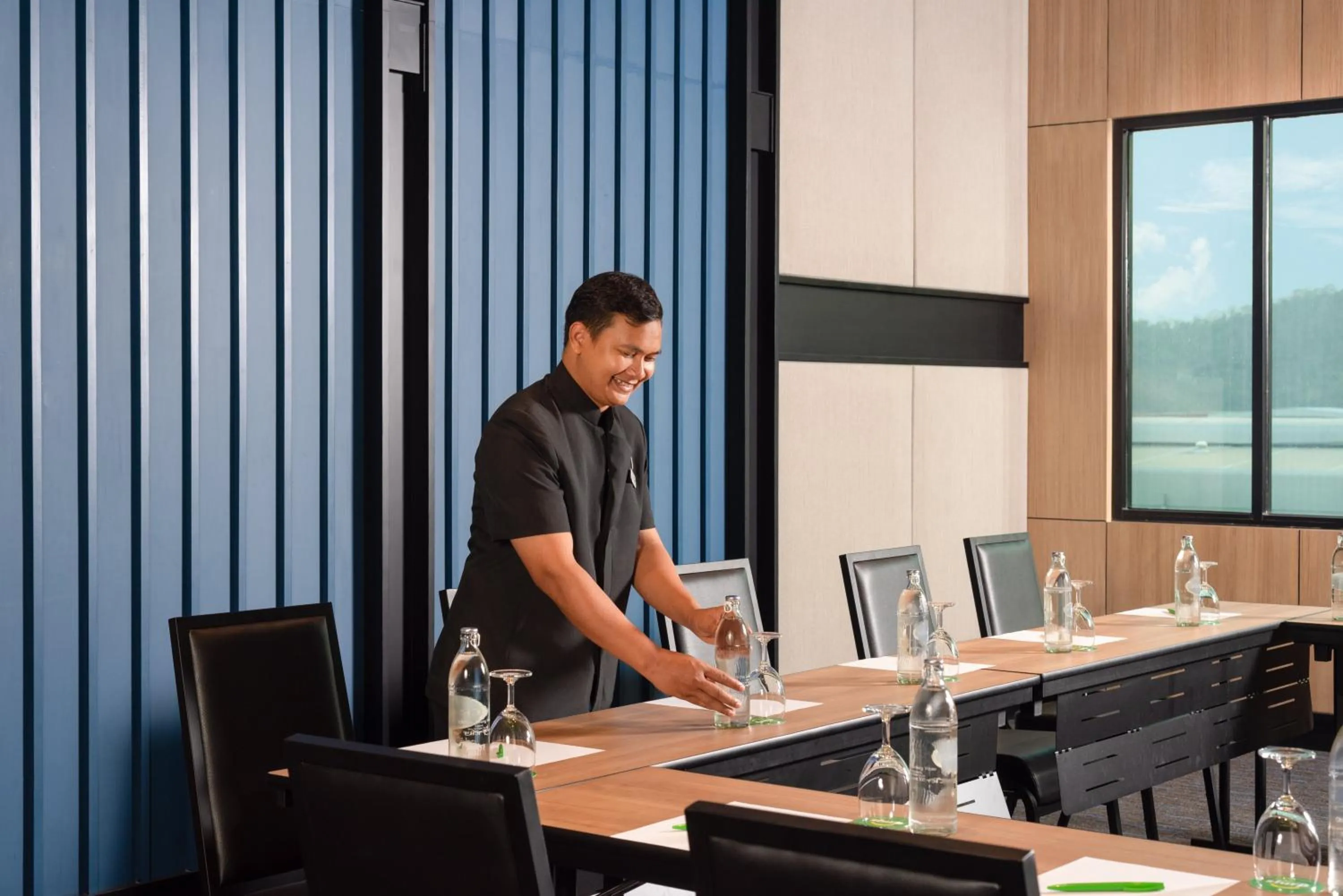 Meeting/conference room in Holiday Inn & Suites Siracha Laemchabang by IHG