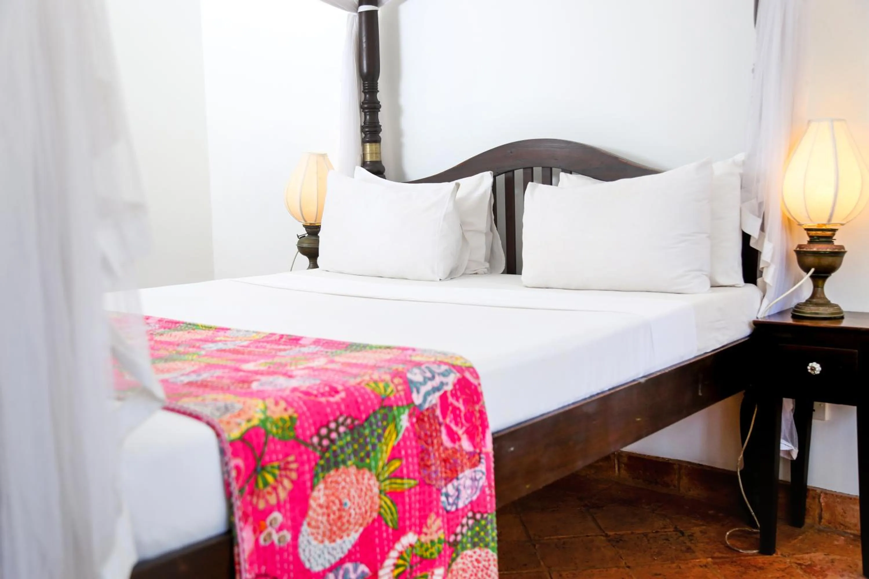 Bed in Mango House - Galle Fort