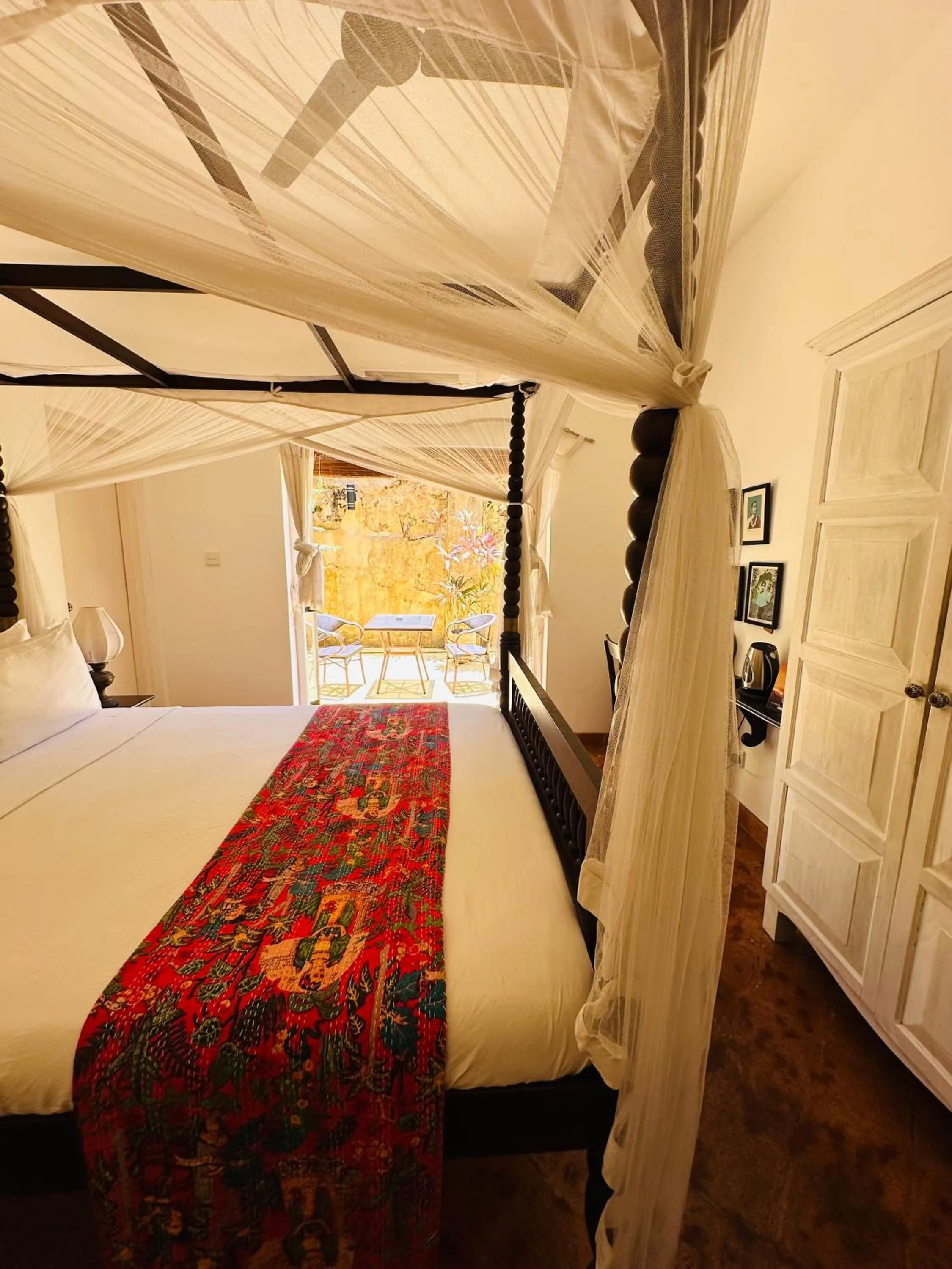 Bed in Mango House - Galle Fort