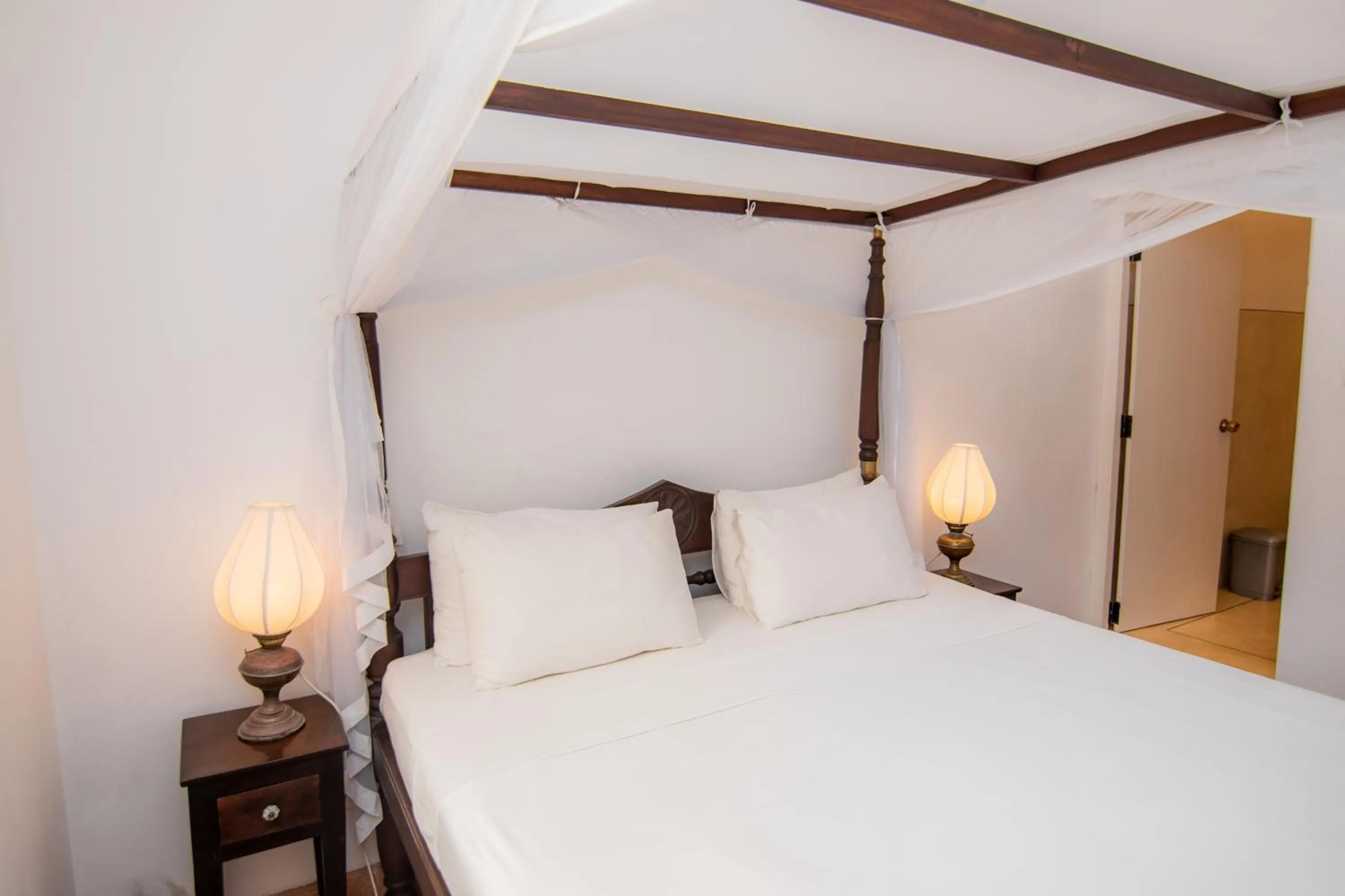 Bed in Mango House - Galle Fort