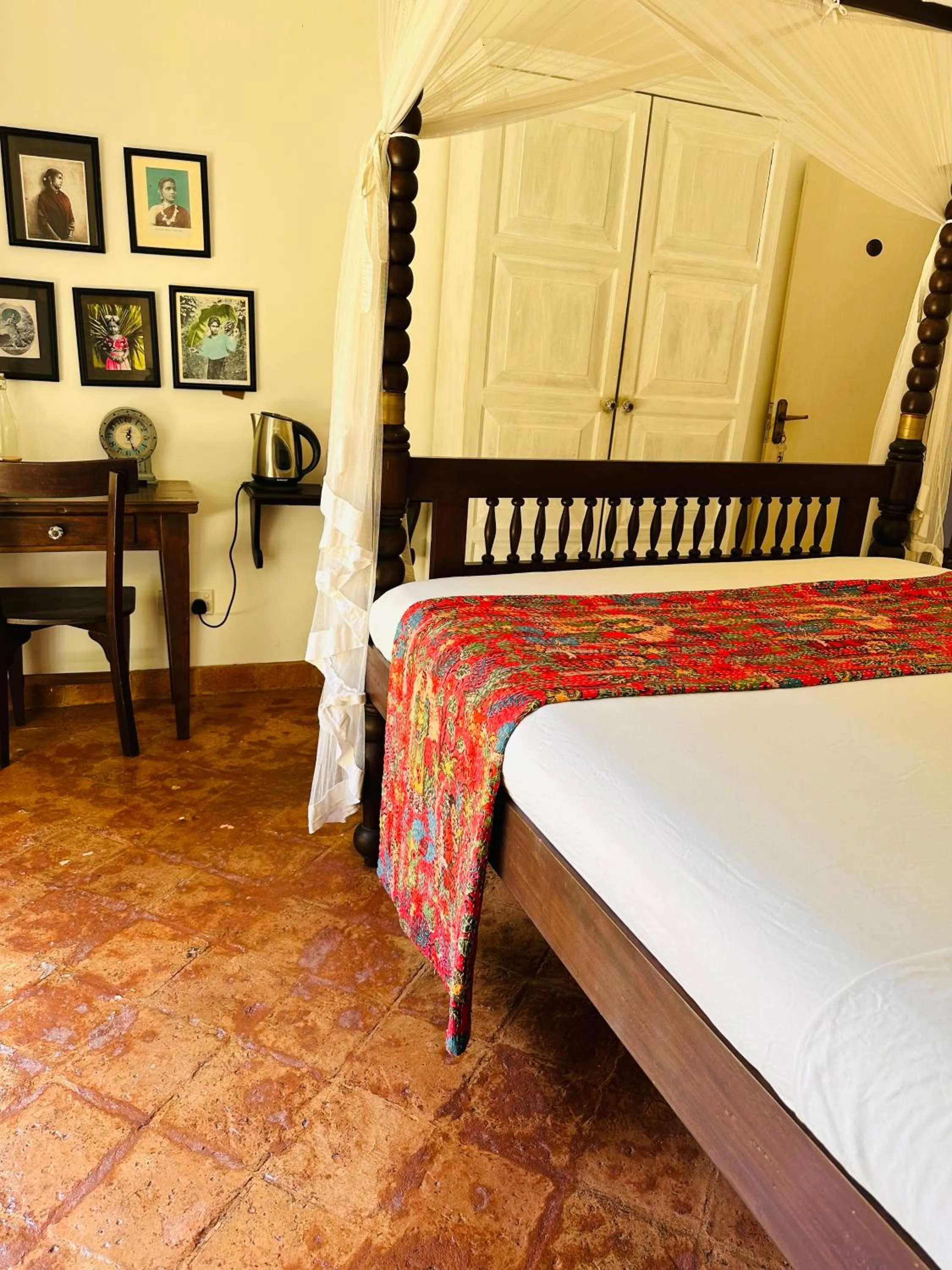 Bed in Mango House - Galle Fort