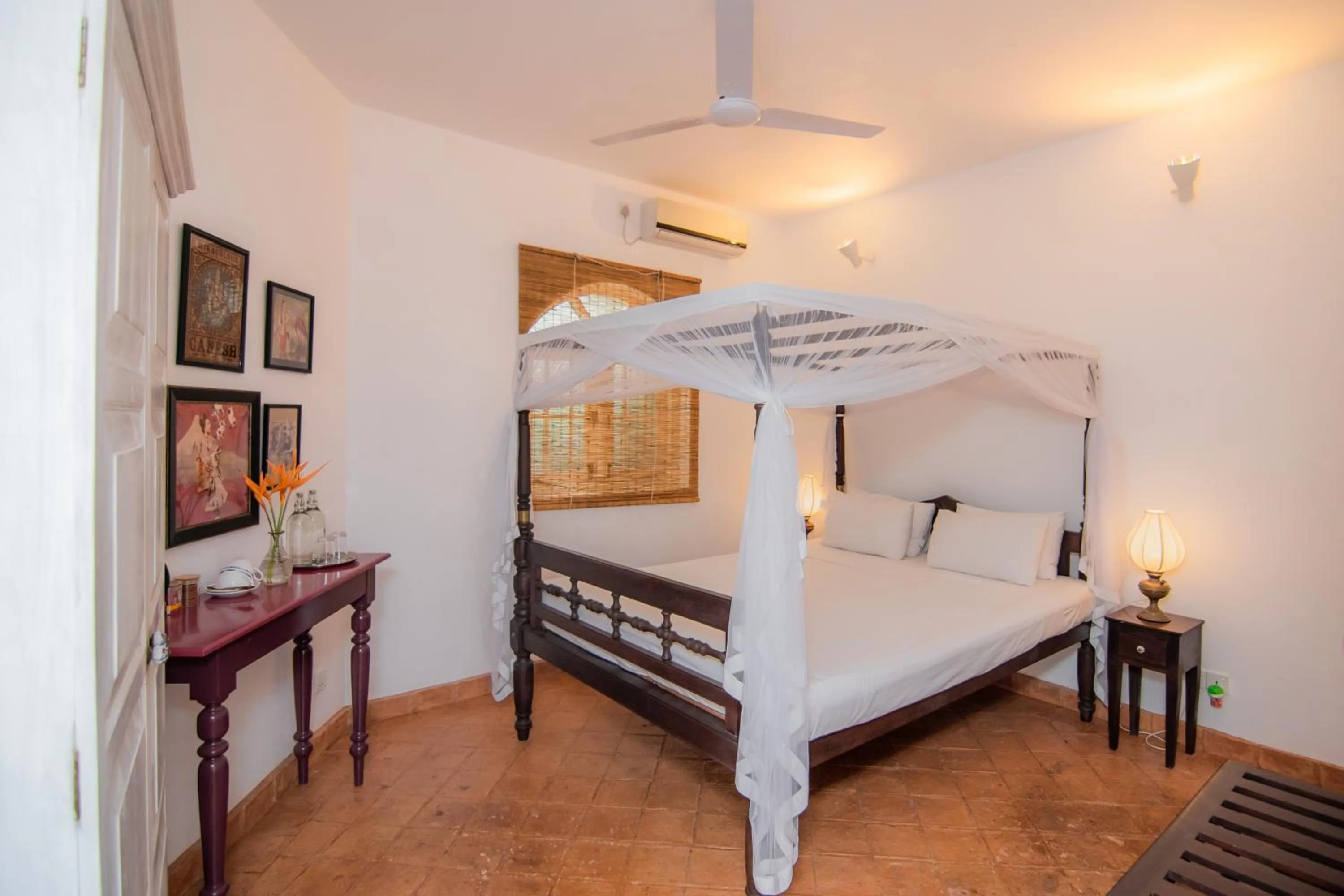 Bed in Mango House - Galle Fort