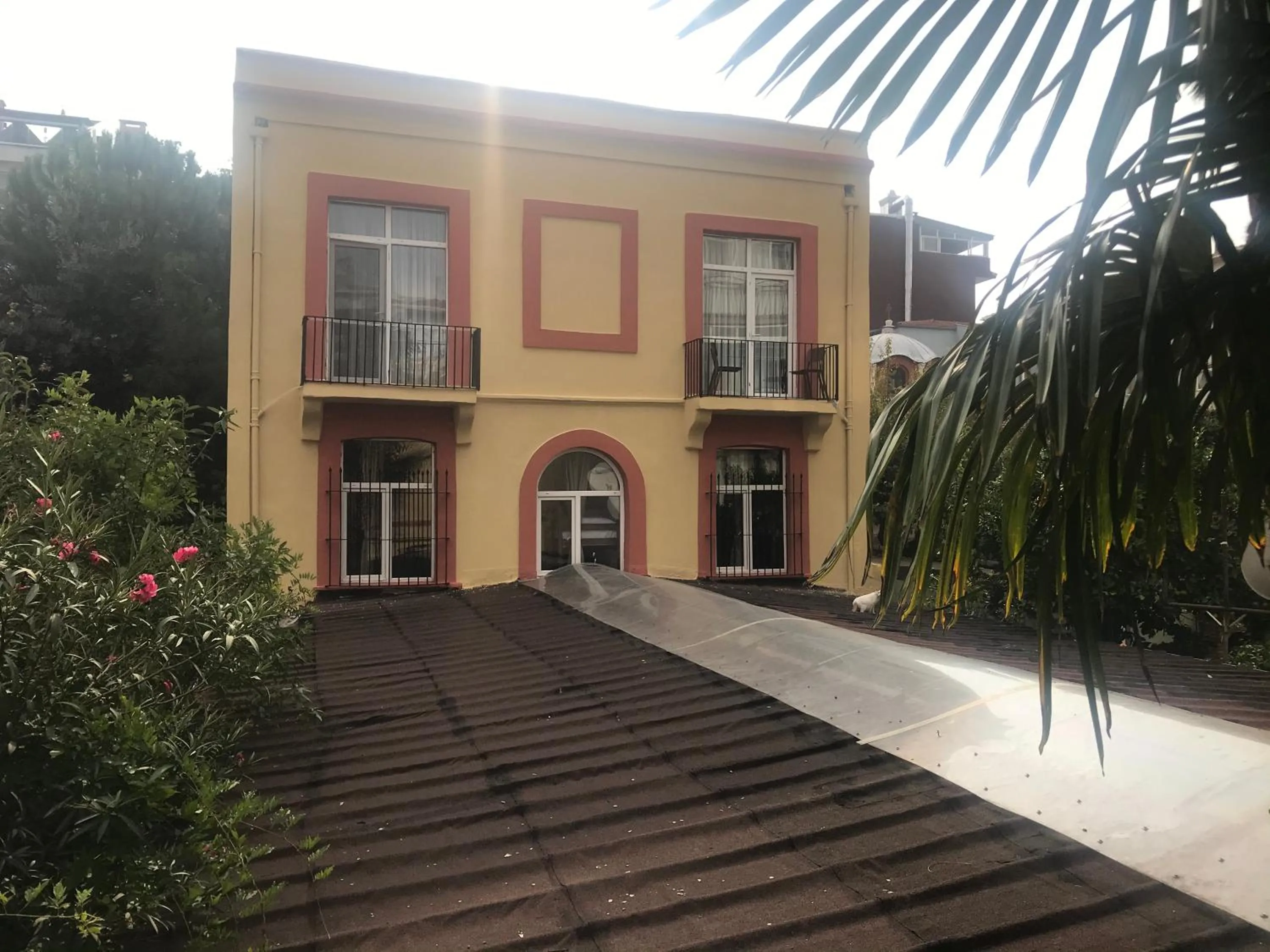 Facade/entrance in Kalkedon Hostel