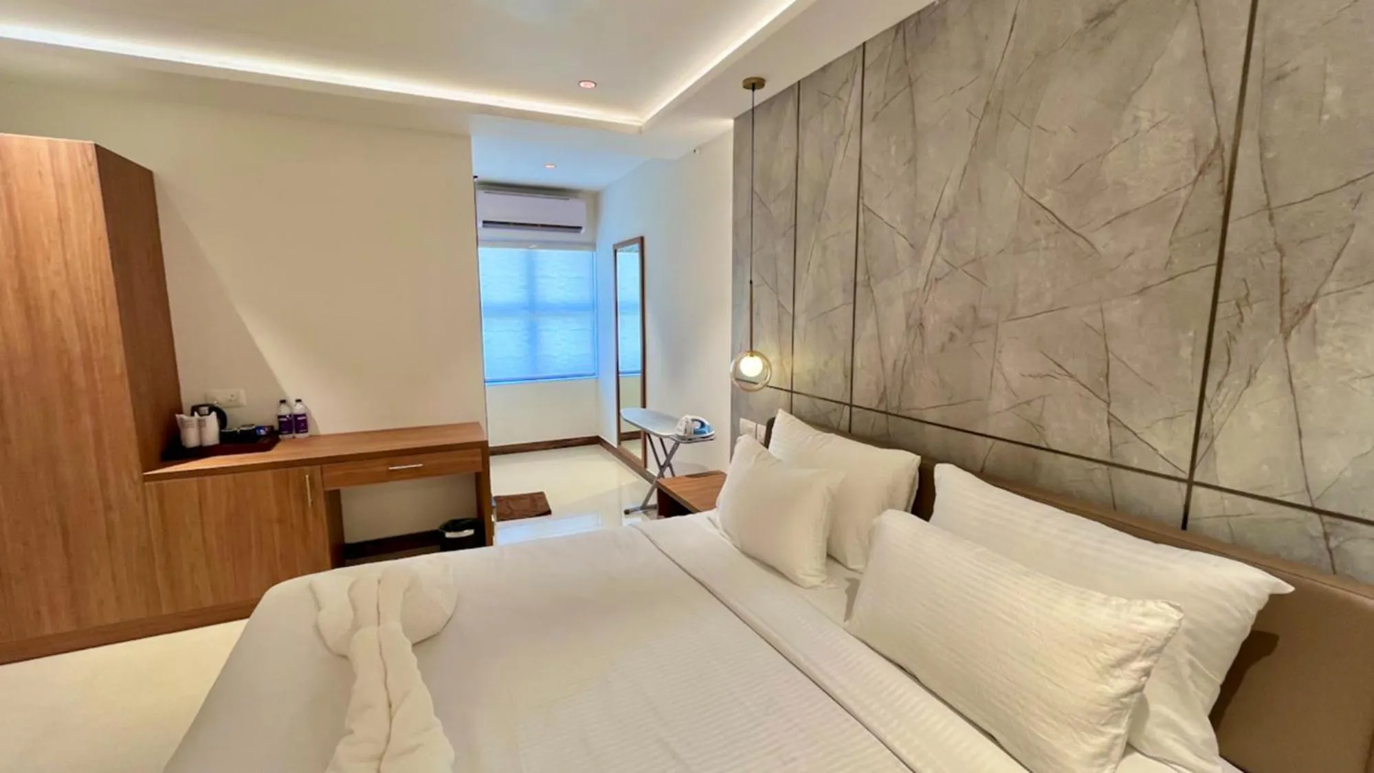 Bedroom, Bed in Hotel Pearl Palace