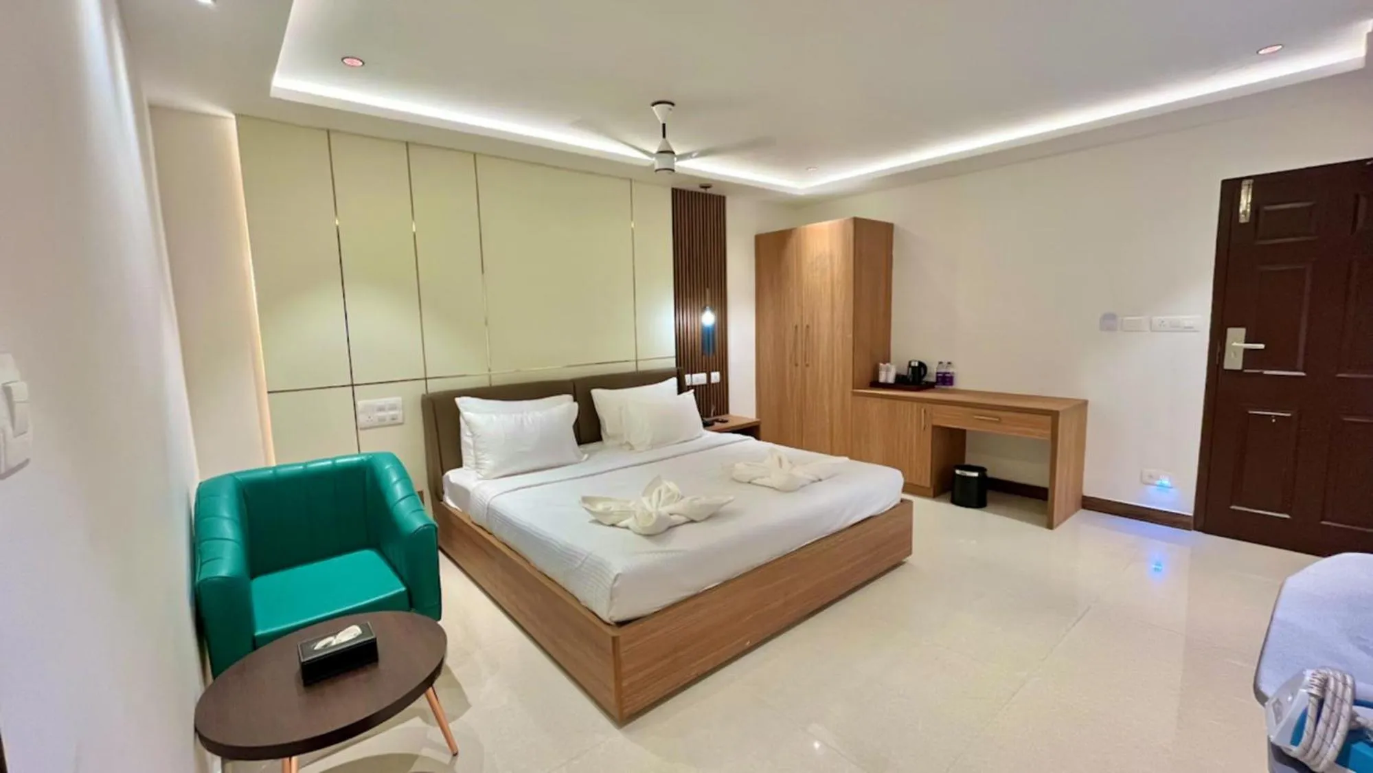 Bedroom, Bed in Hotel Pearl Palace