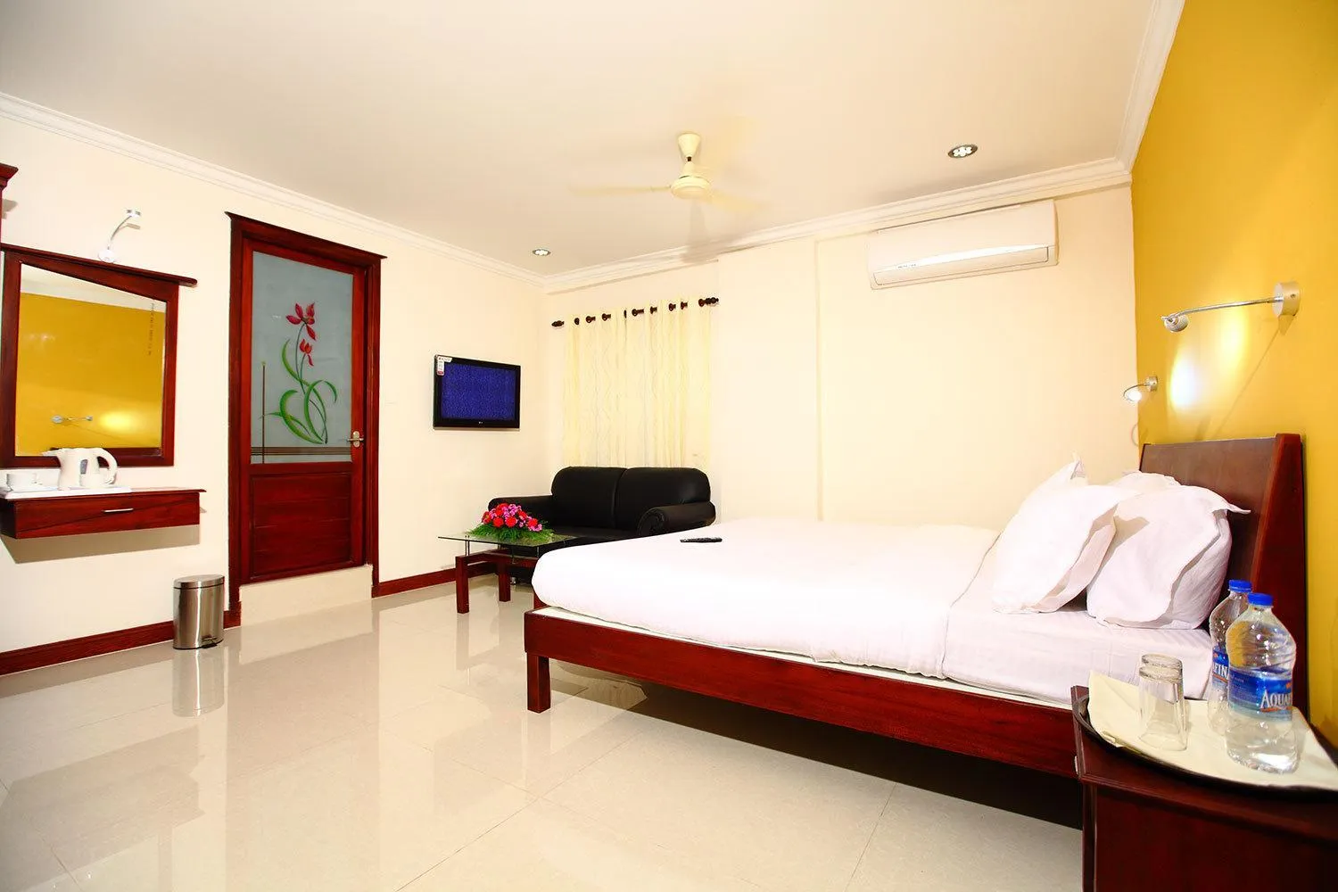 Bed in Hotel Pearl Palace