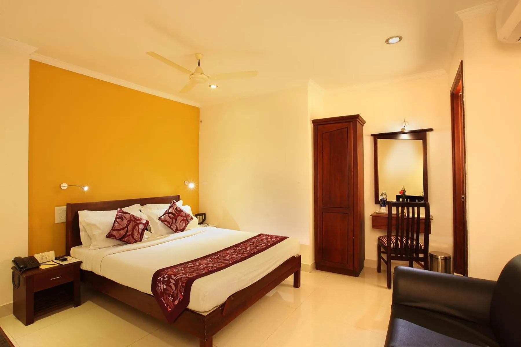 Standard Double Room with Fan in Hotel Pearl Palace