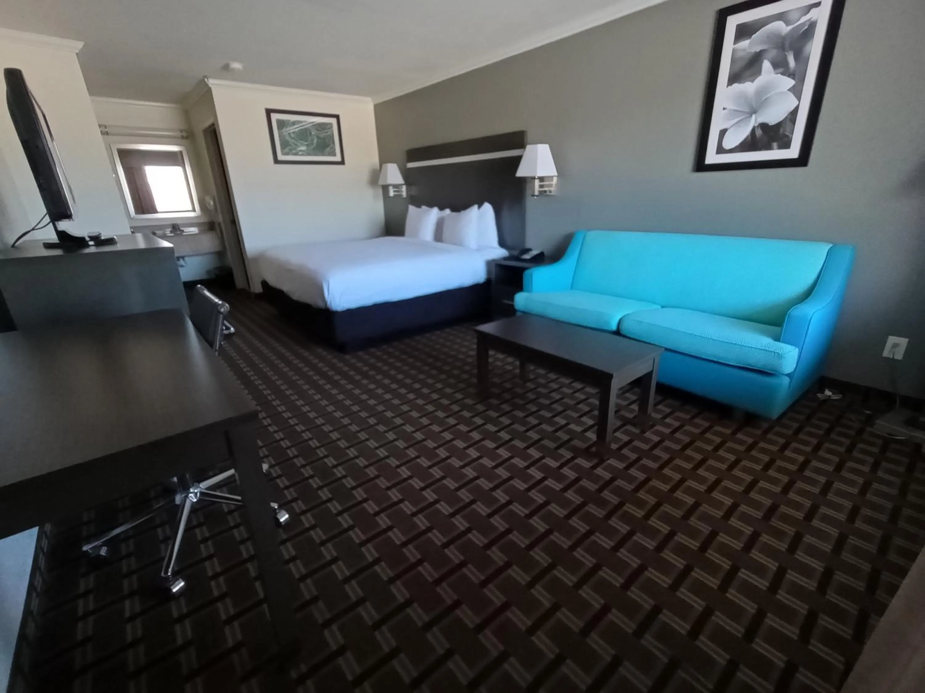 Bed in Best Western Garden Inn