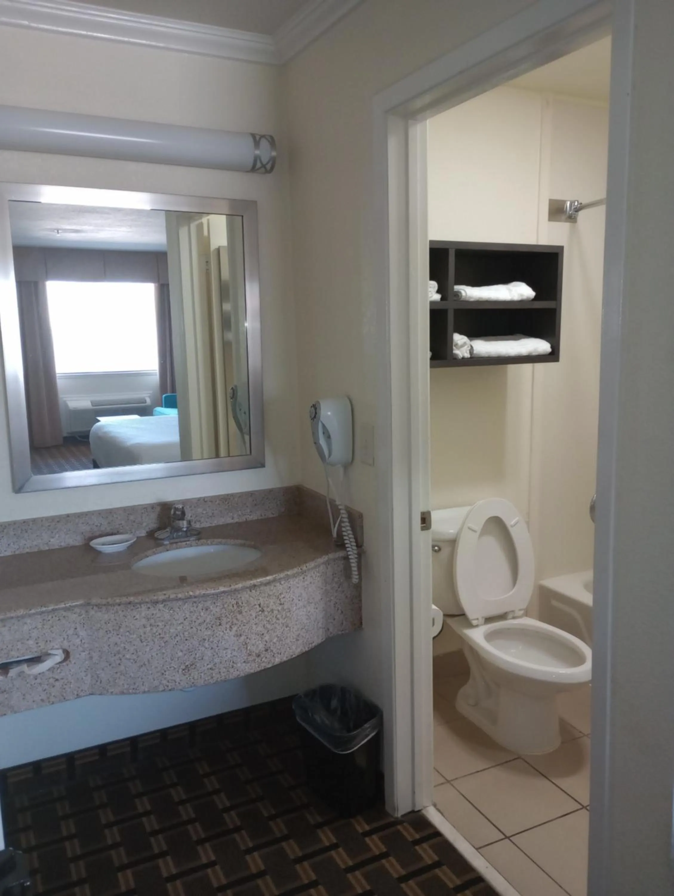 Bed in Best Western Garden Inn