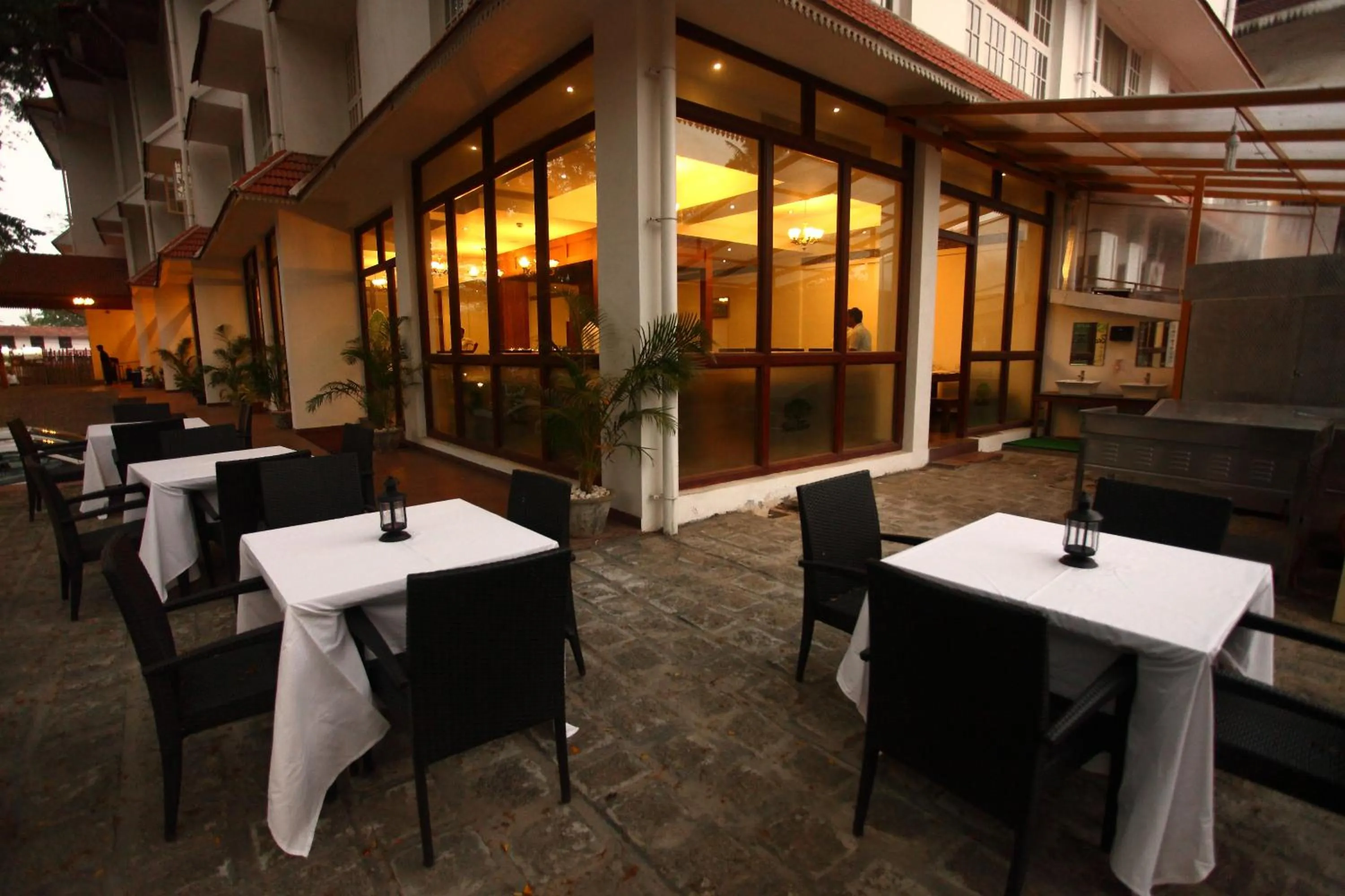 Restaurant/places to eat in No. 18 Hotel