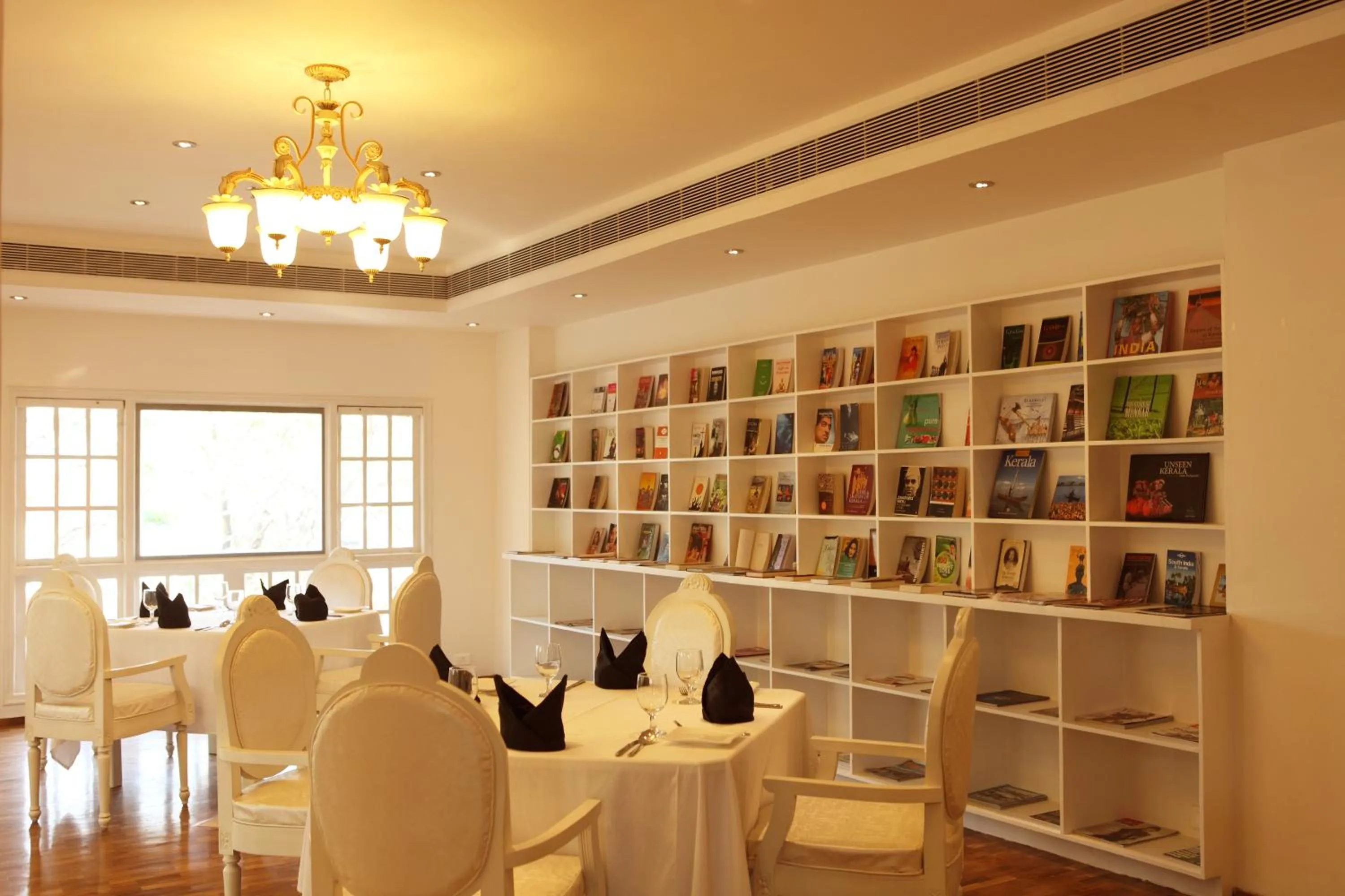 Restaurant/places to eat in No. 18 Hotel