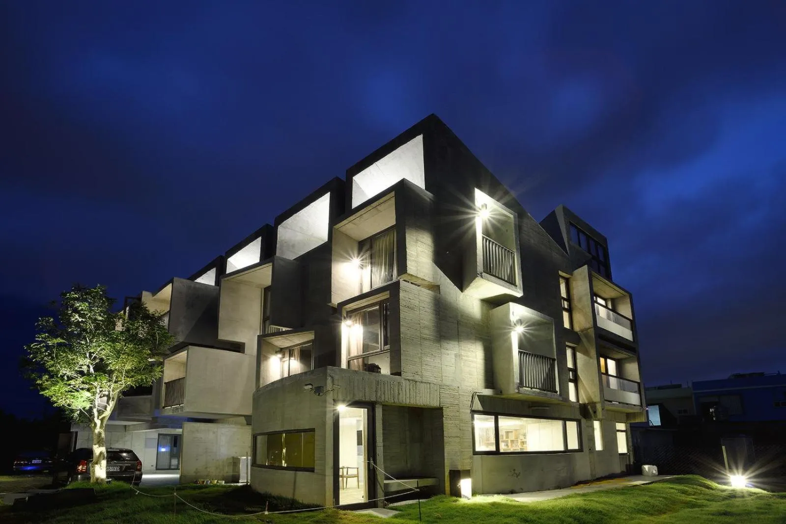 Bird&#x27;s eye view in The Light