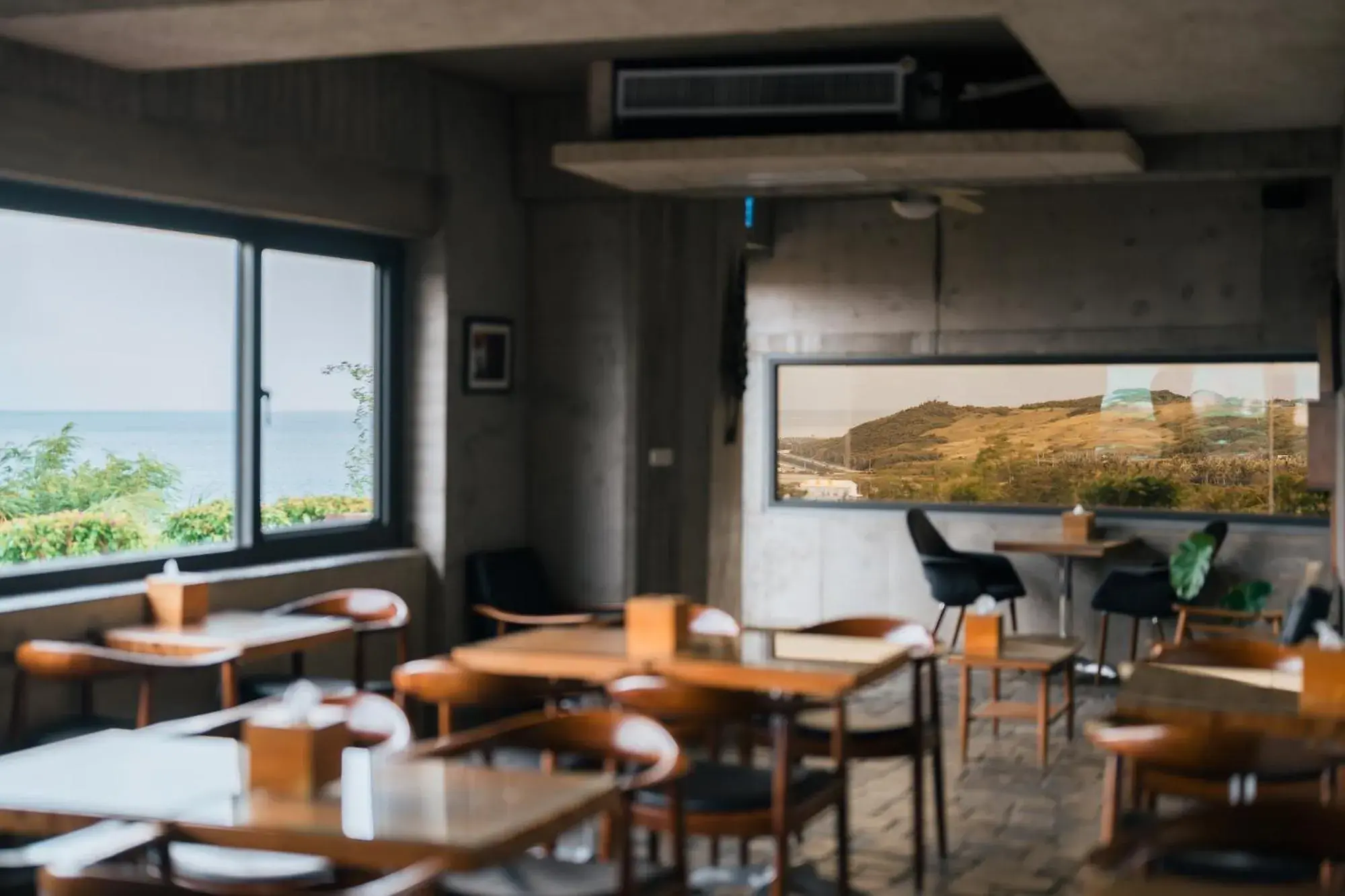 Restaurant/places to eat in The Light Restaurant/places to eat in The Light