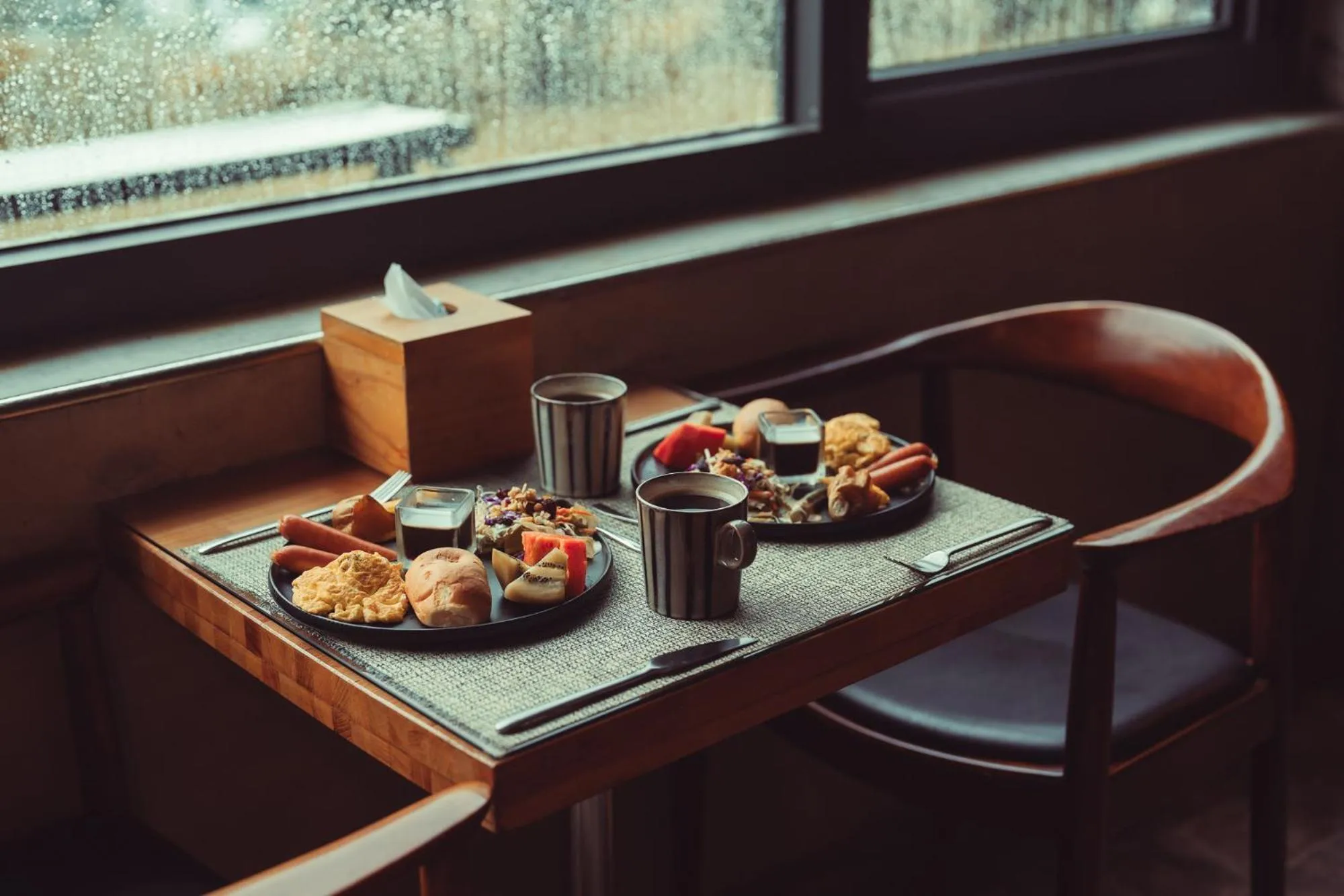 Breakfast in The Light