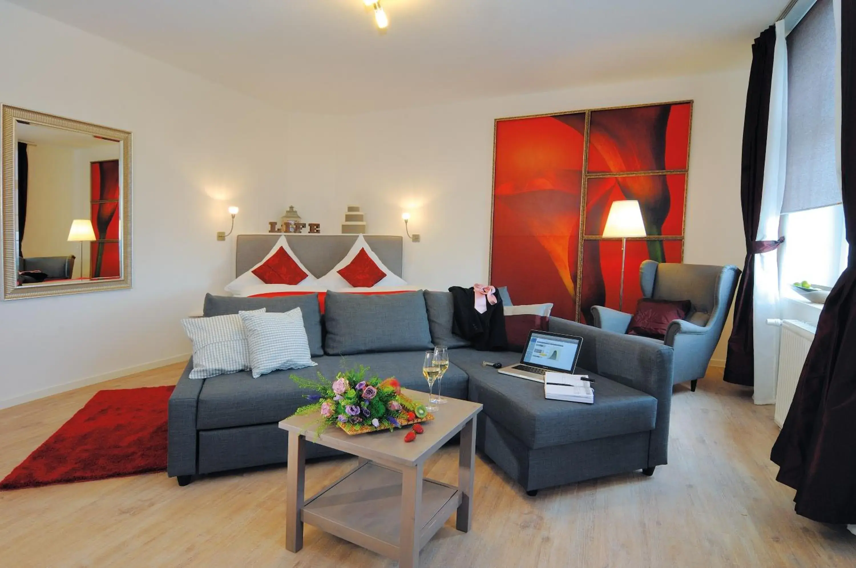 One-Bedroom Queen Suite with Sofa Bed in Landhaus Heidekrug One-Bedroom Queen Suite with Sofa Bed in Landhaus Heidekrug