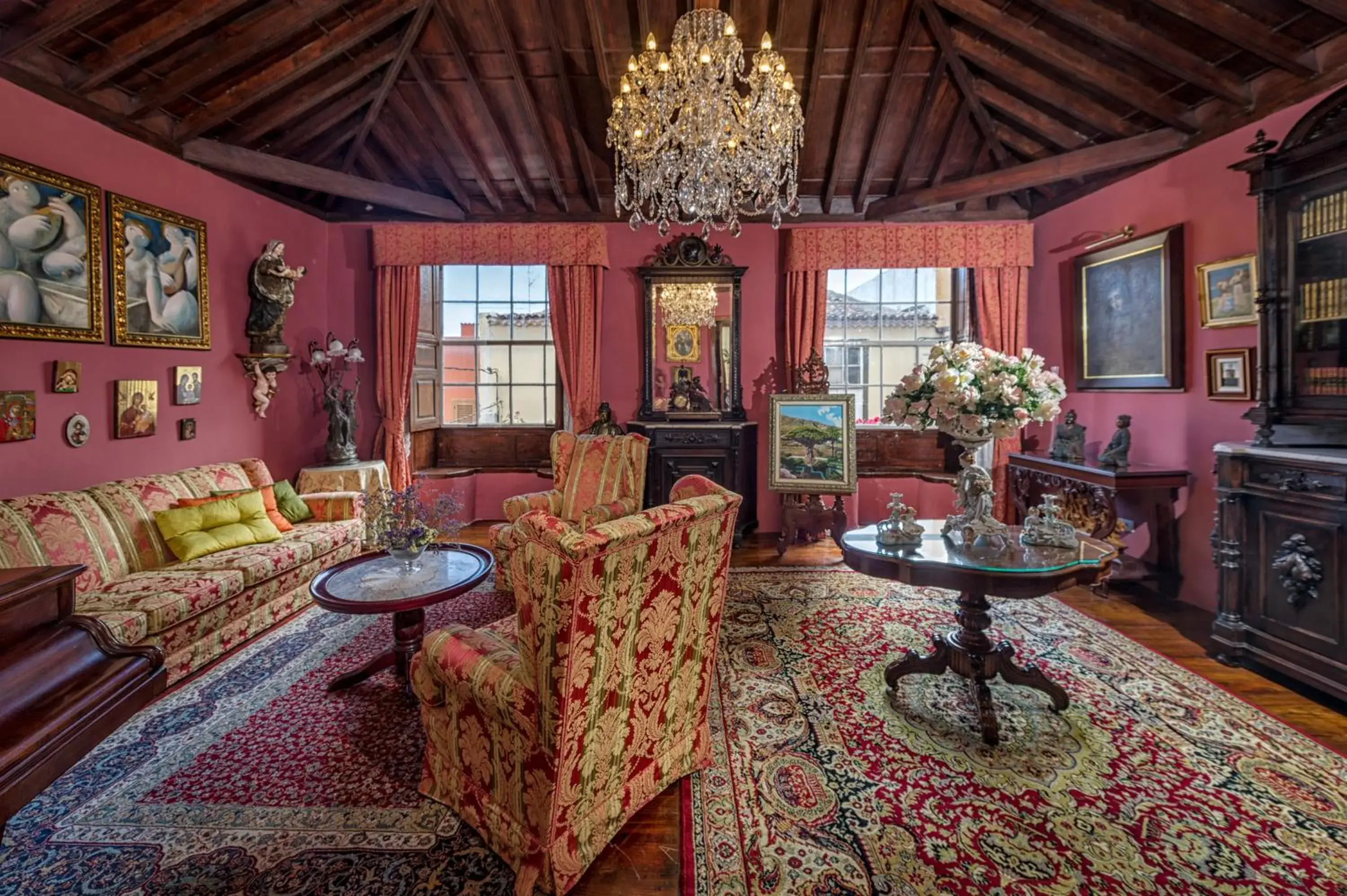 Living room in Hotel Emblemático San Marcos Living room in Hotel Emblemático San Marcos