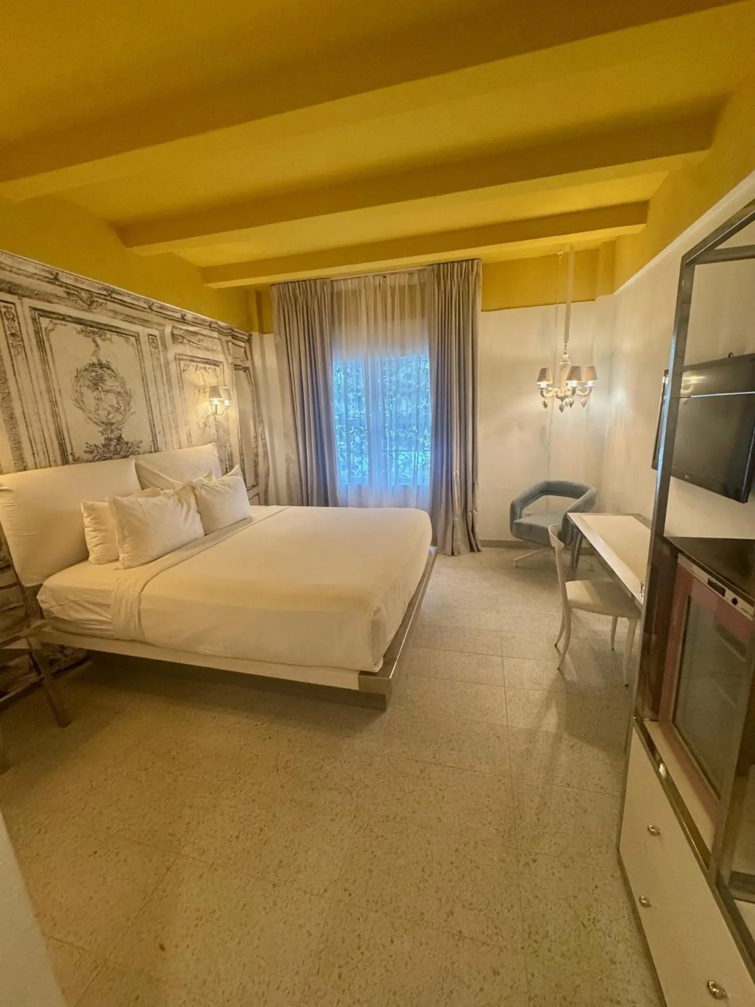 Bed in Townhouse Hotel, BW Signature Collection