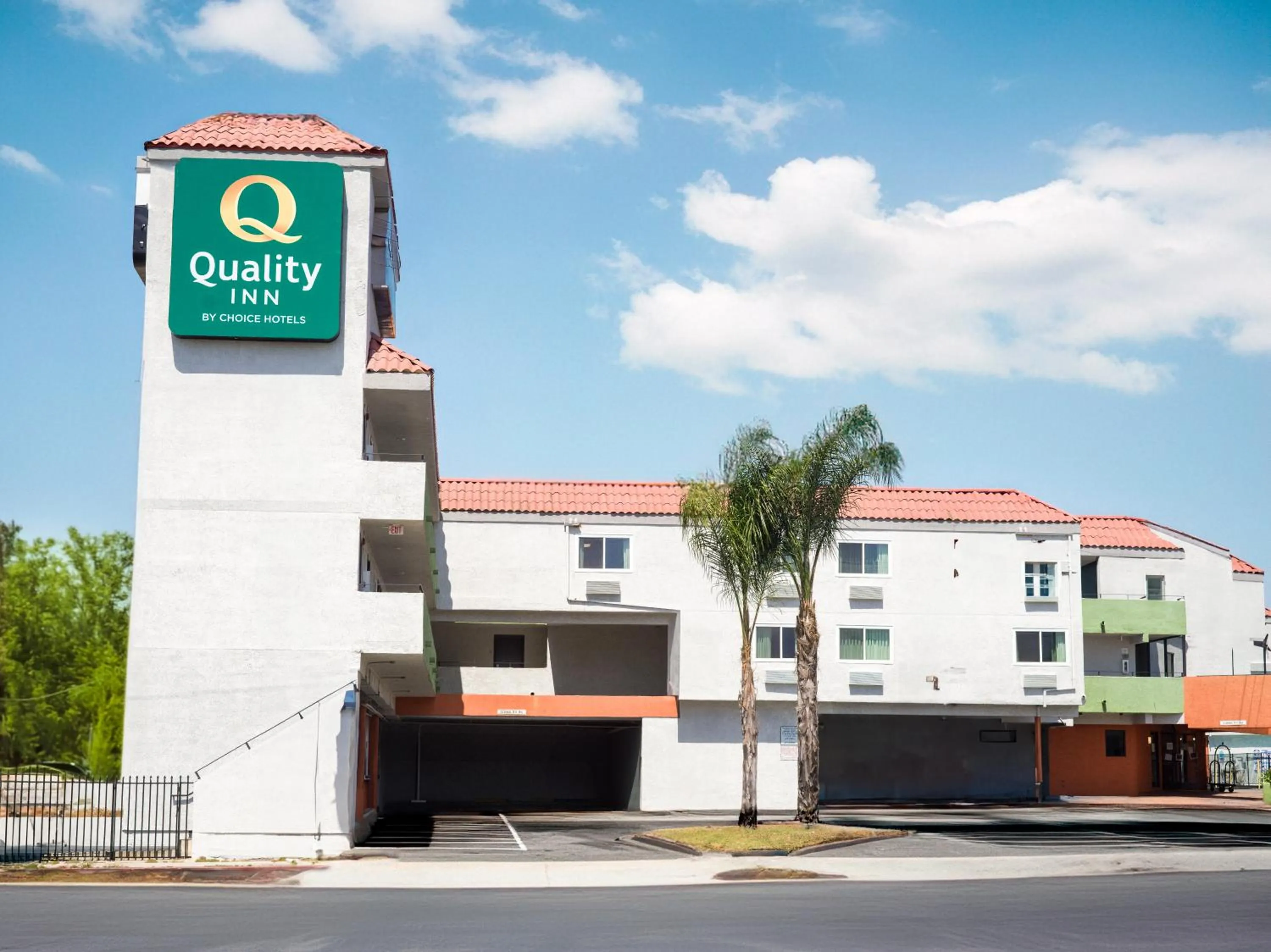 Property building in Quality Inn Burbank Airport