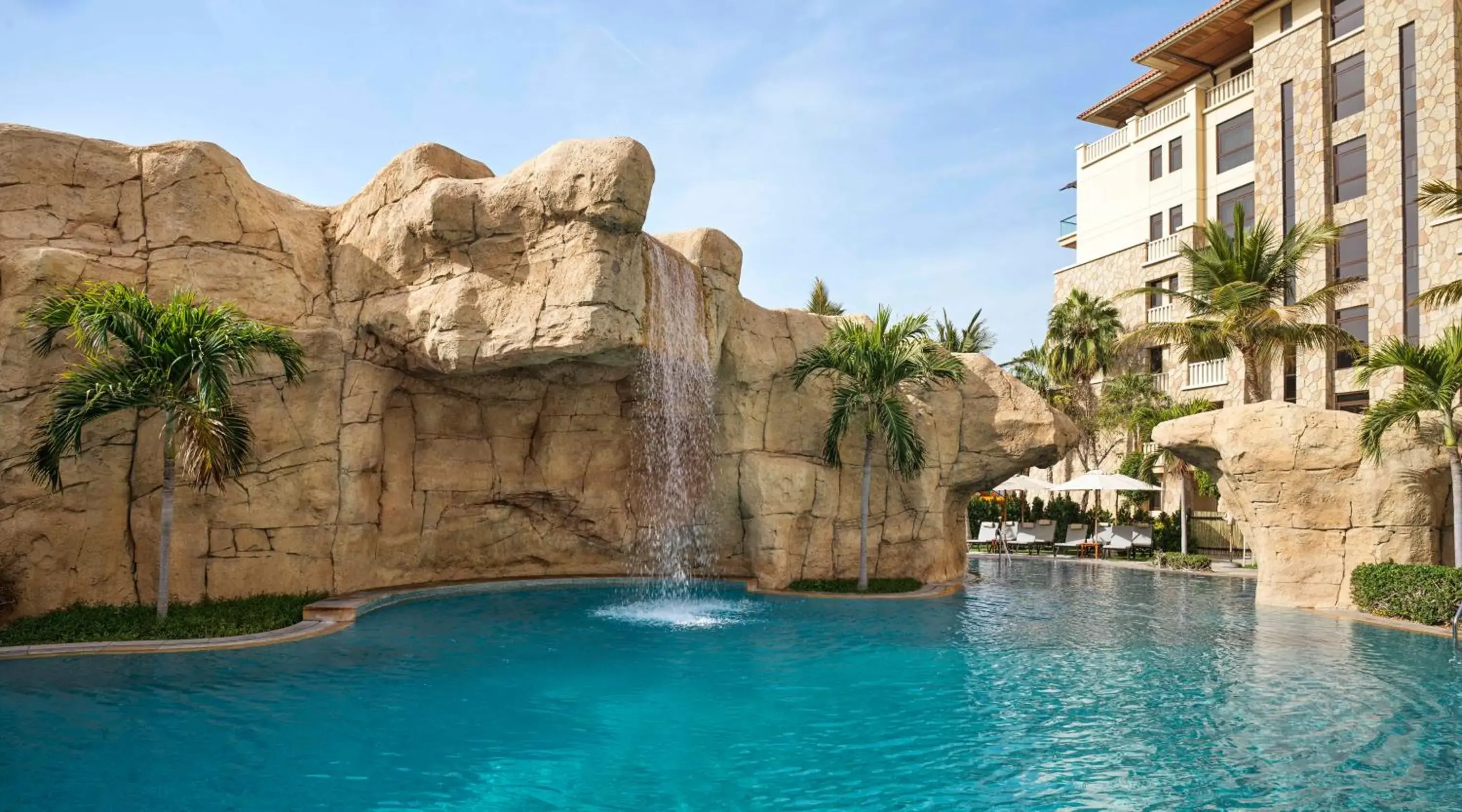 Swimming pool in Sofitel Dubai The Palm Resort & Spa Swimming pool in Sofitel Dubai The Palm Resort & Spa