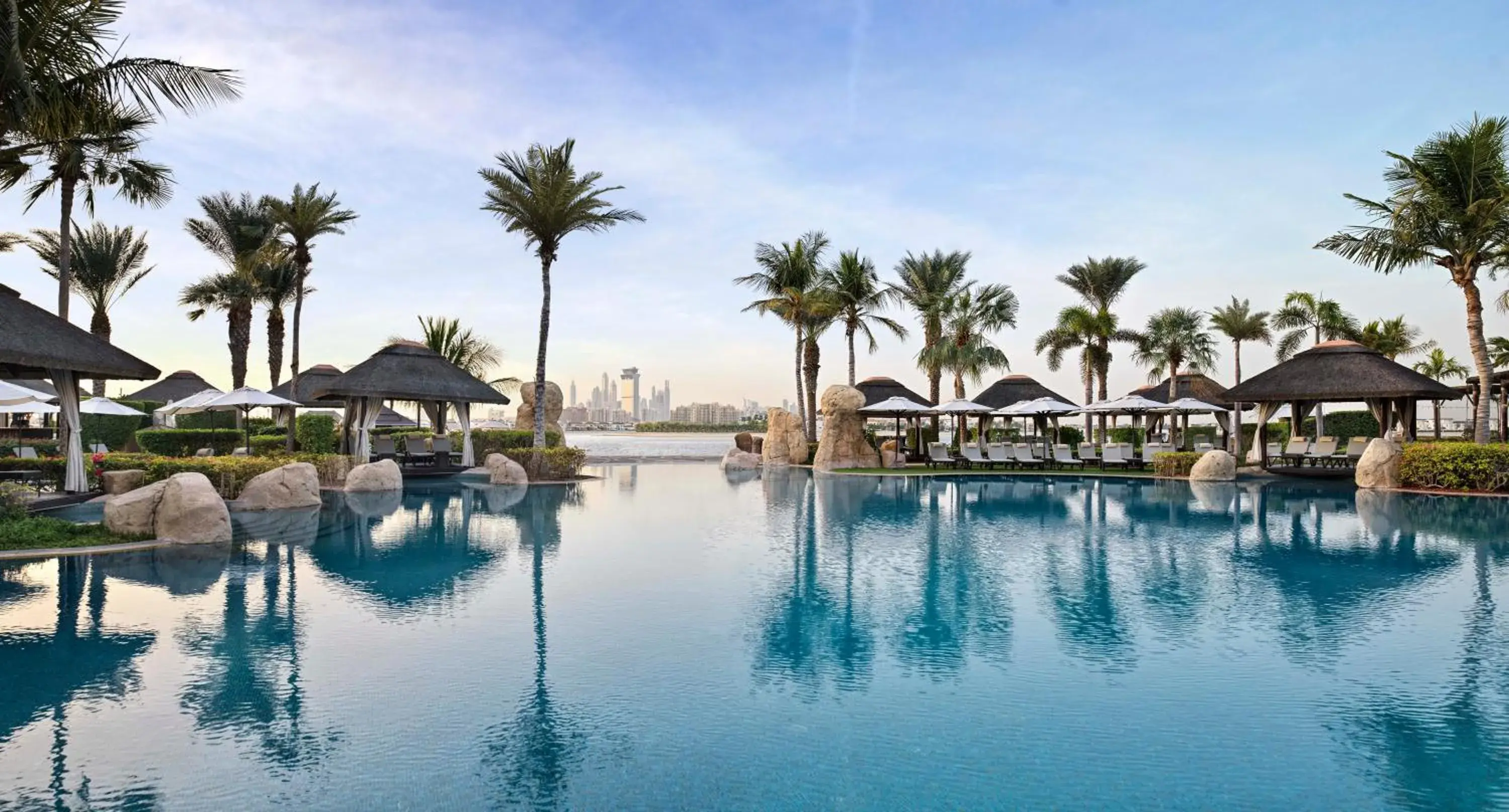 Swimming pool in Sofitel Dubai The Palm Resort & Spa Swimming pool in Sofitel Dubai The Palm Resort & Spa