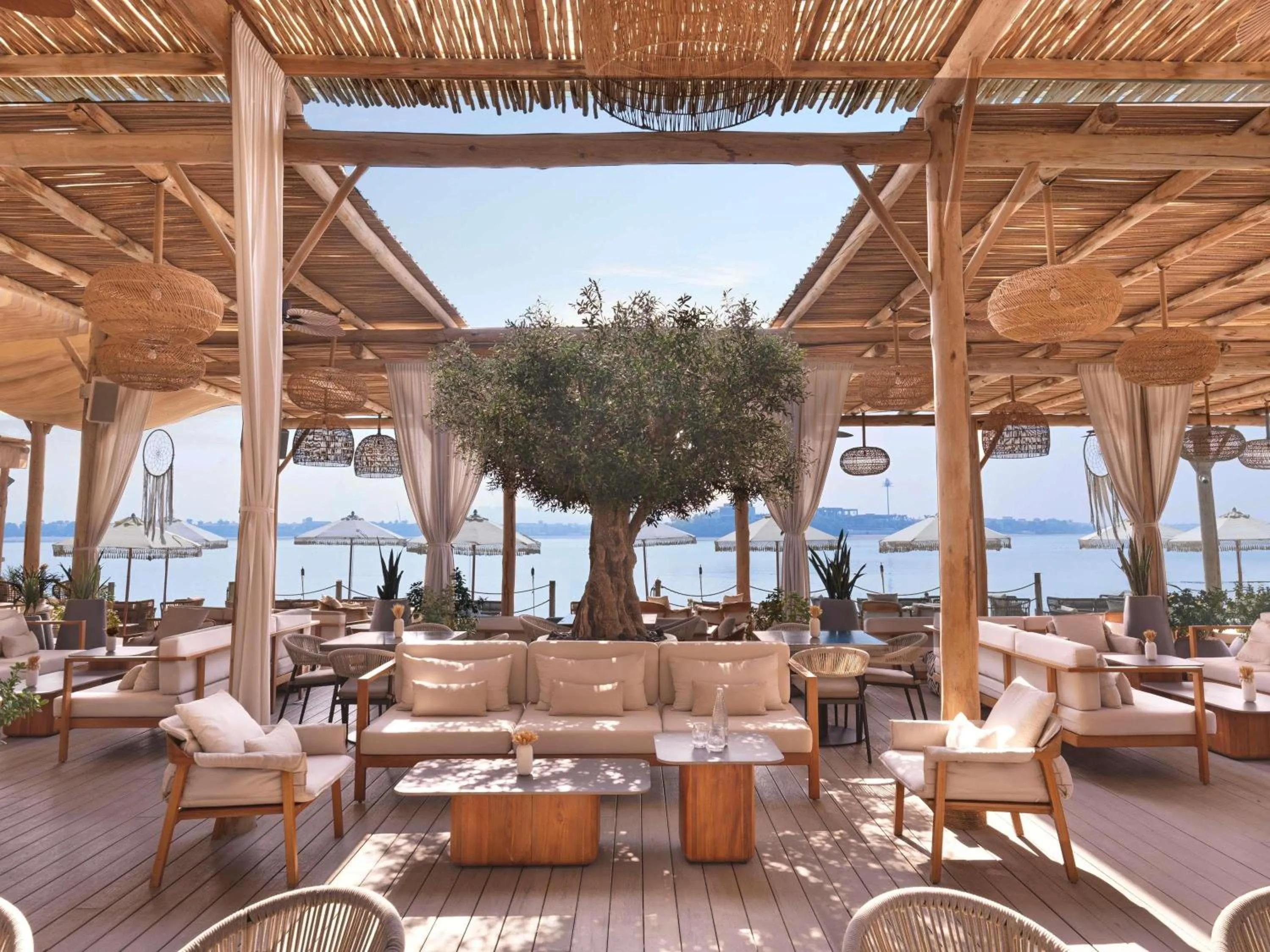 Restaurant/places to eat in Sofitel Dubai The Palm Resort & Spa