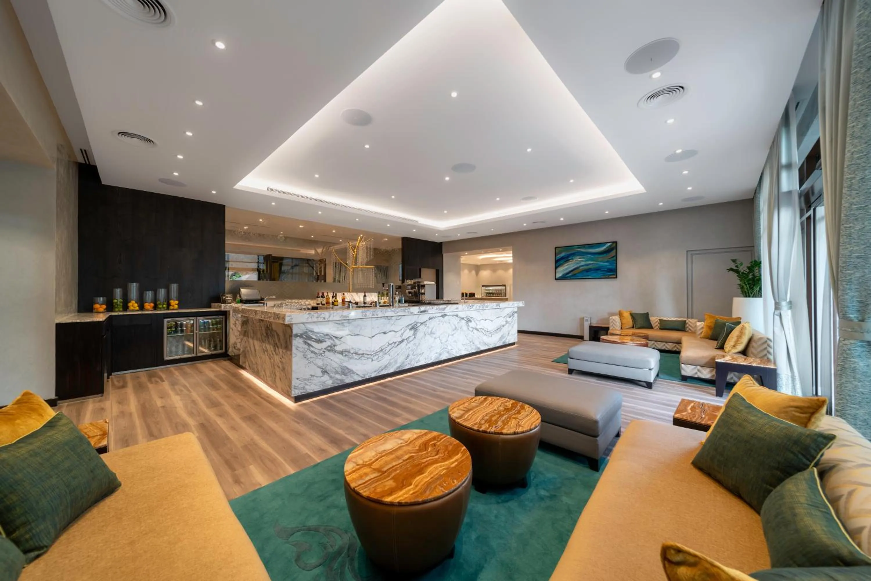 Lounge or bar in Sofitel Dubai The Palm Resort & Spa