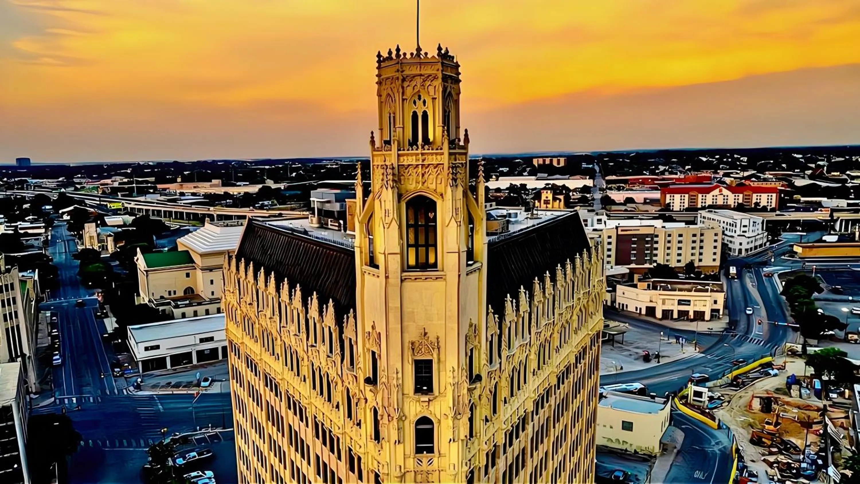 Bird's eye view in The Emily Morgan Hotel - A DoubleTree by Hilton