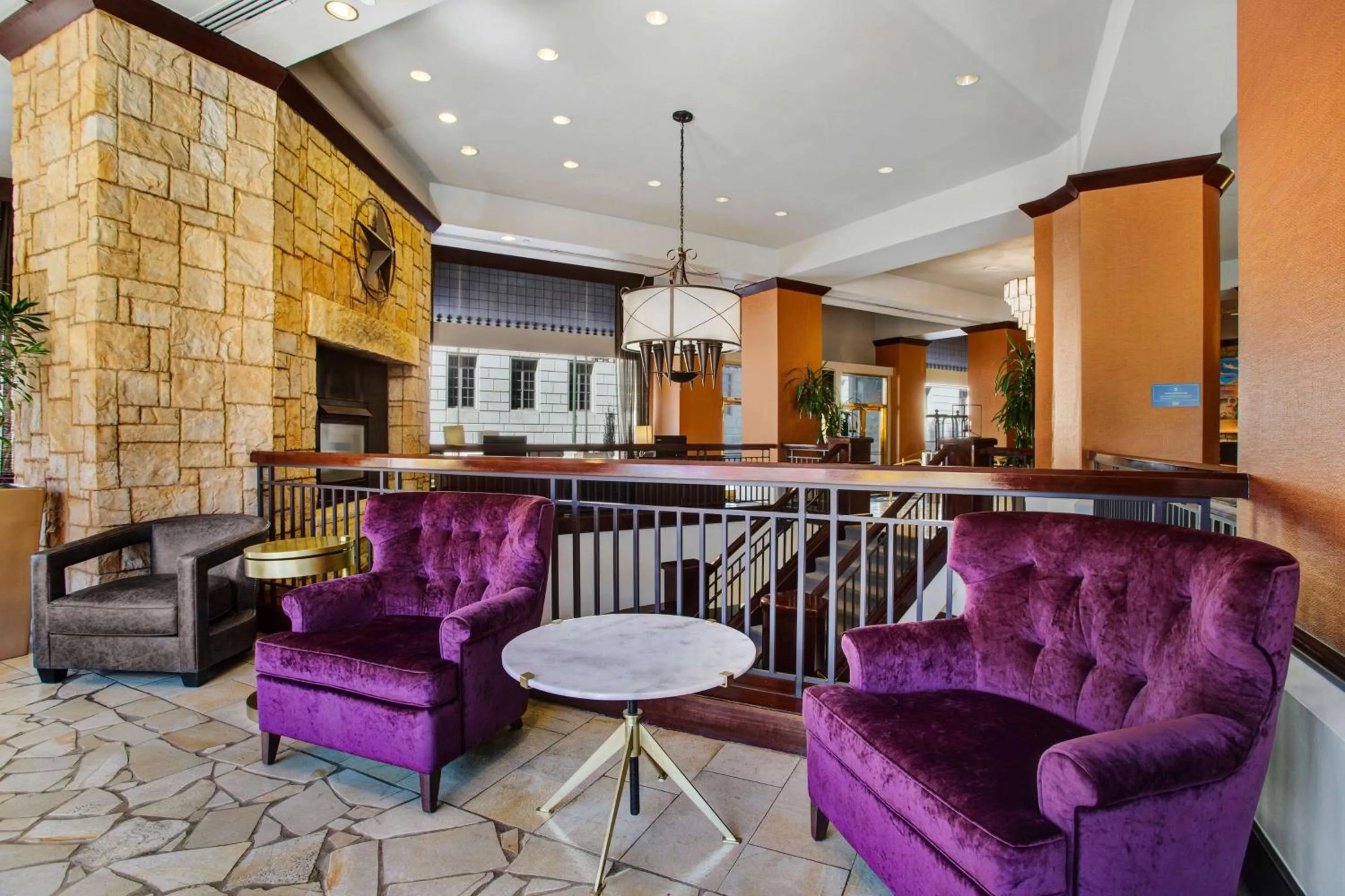 Lobby or reception in The Emily Morgan Hotel - A DoubleTree by Hilton