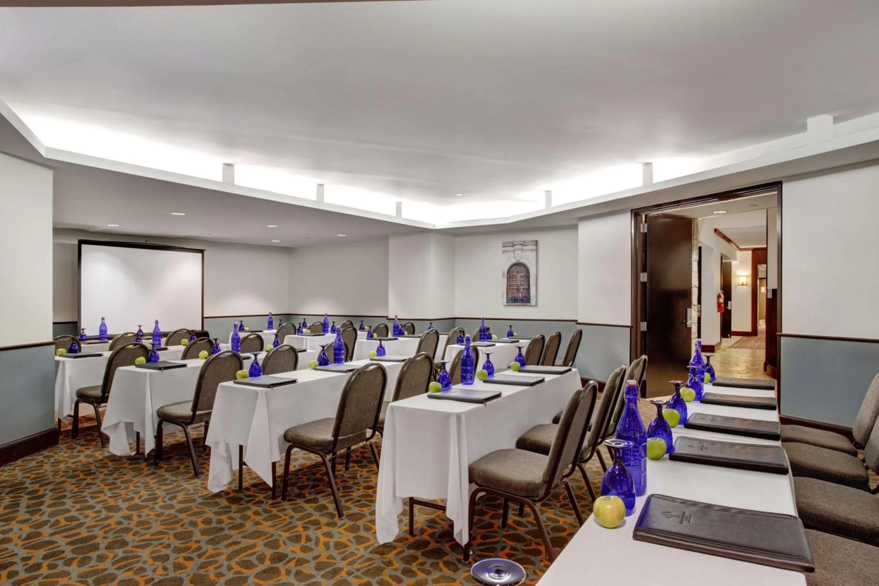 Meeting/conference room in The Emily Morgan Hotel - A DoubleTree by Hilton