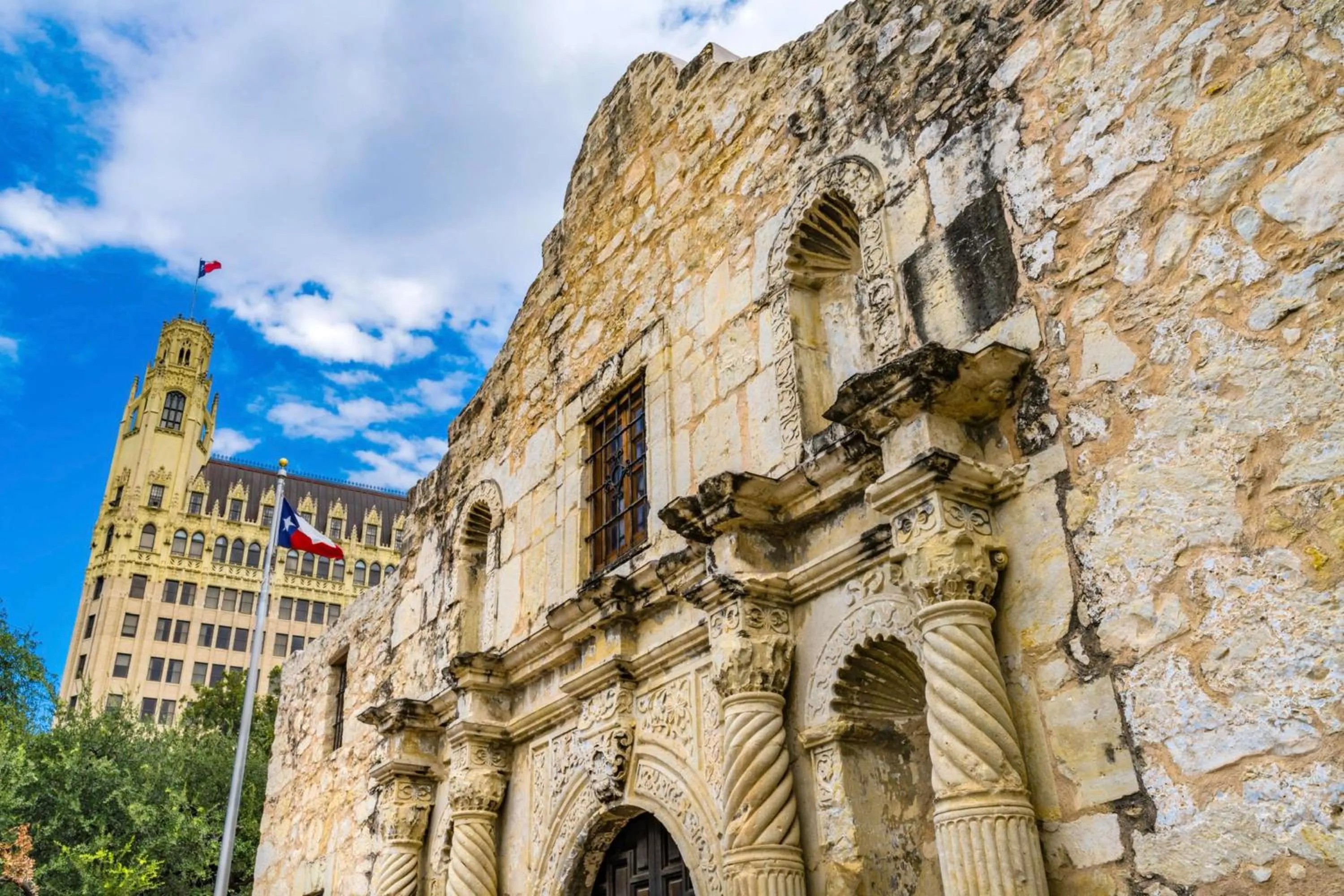 Property building in The Emily Morgan Hotel - A DoubleTree by Hilton