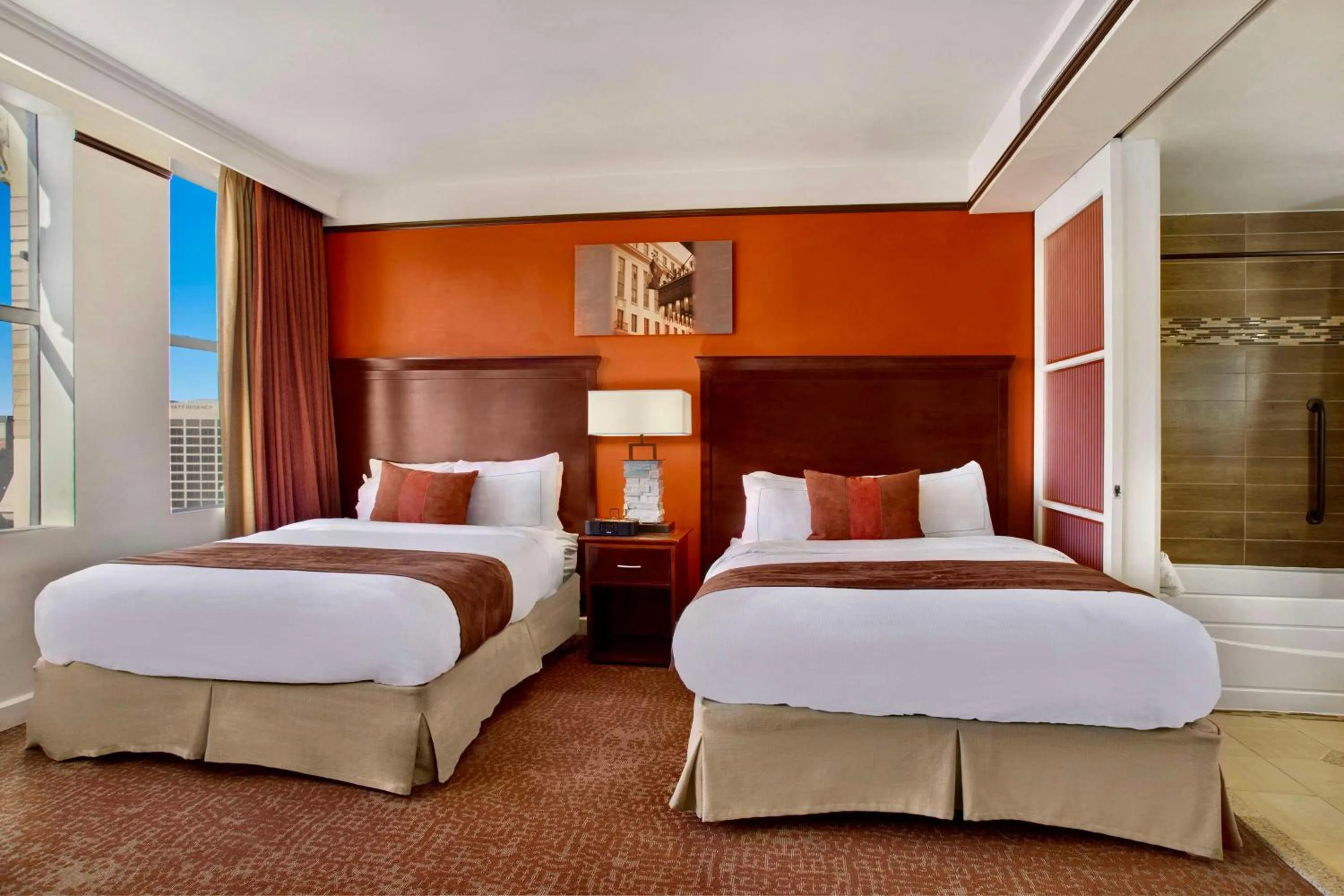 Bed in The Emily Morgan Hotel - A DoubleTree by Hilton