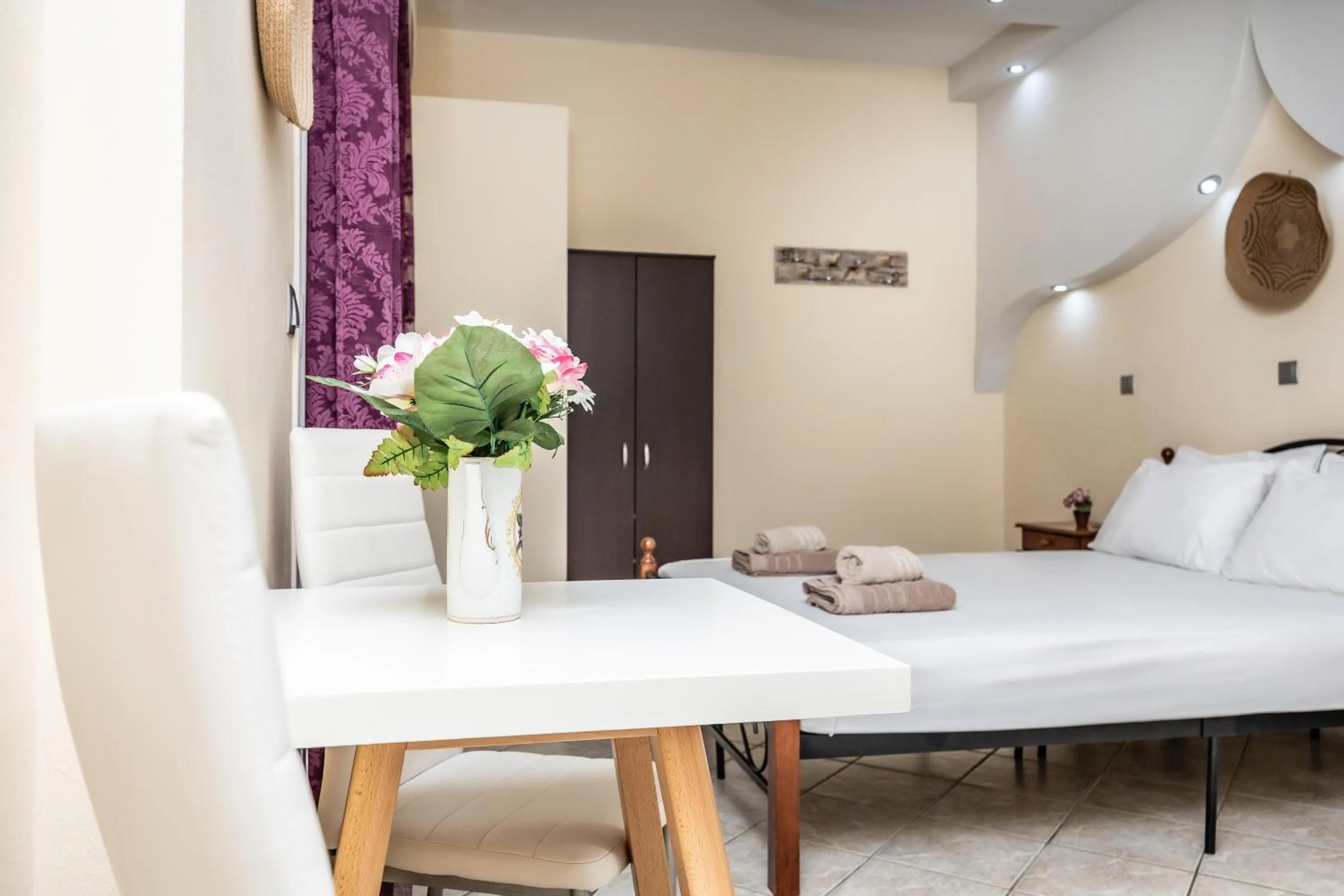 Bed in Lefkes Studios