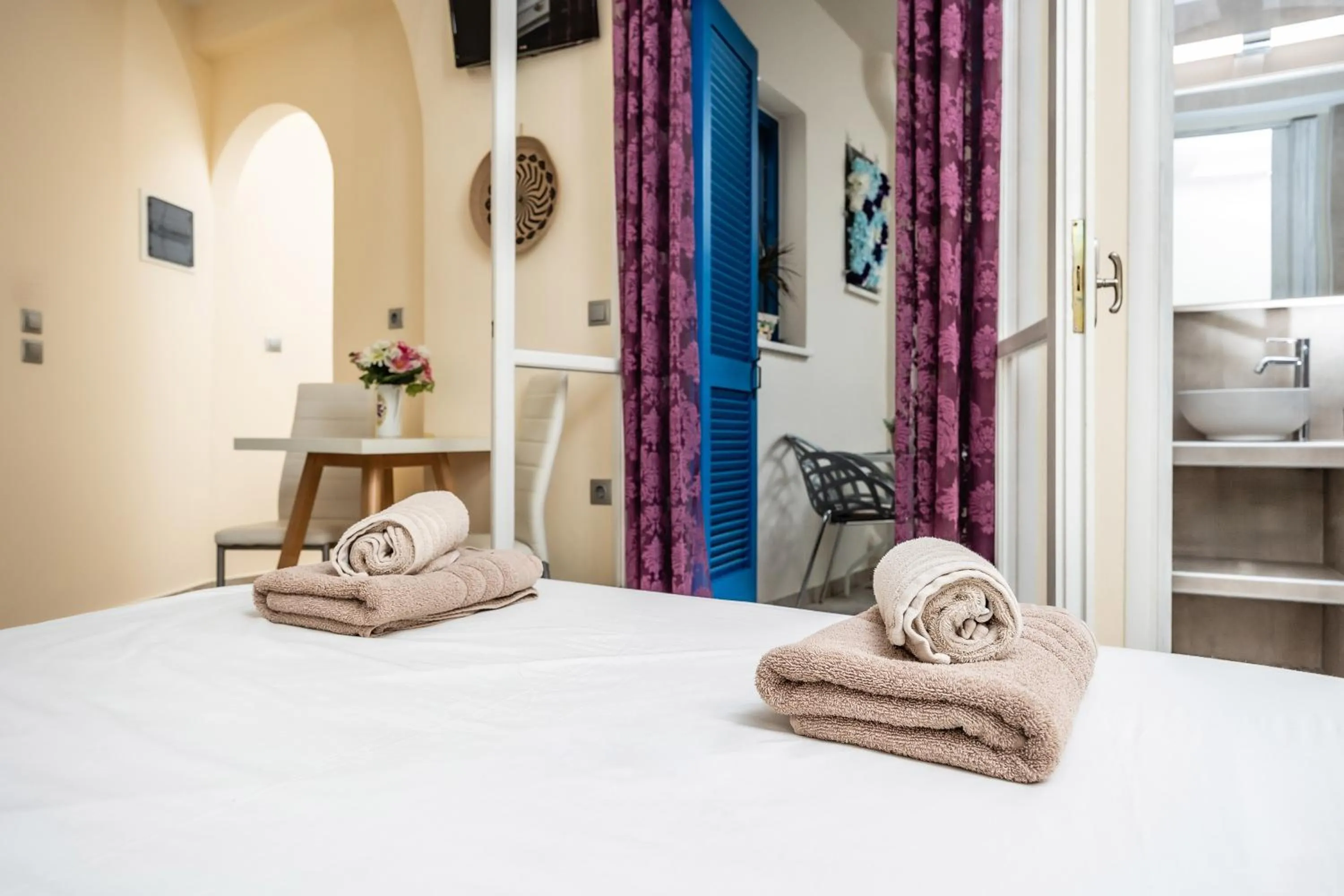 Bed in Lefkes Studios