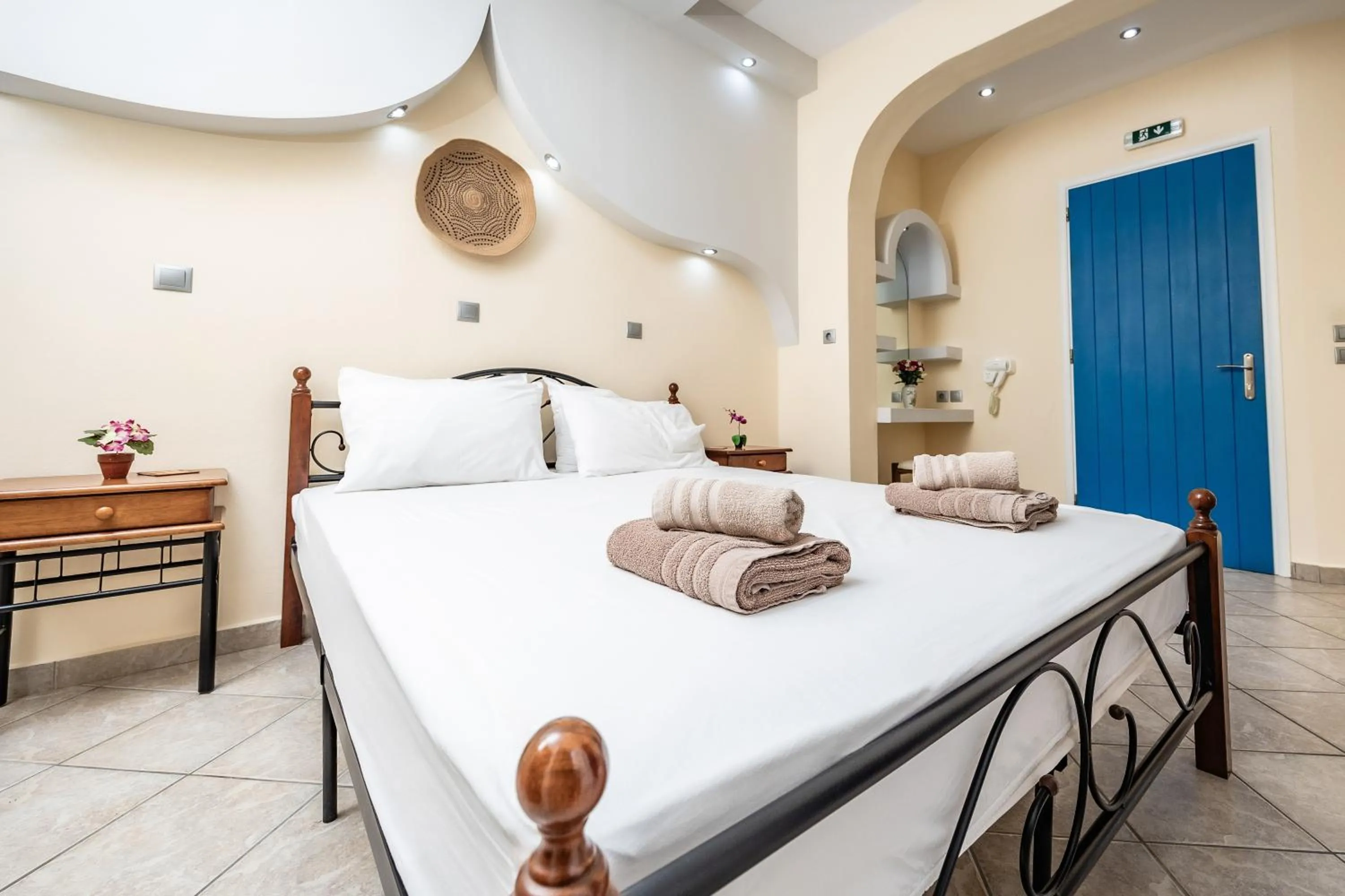 Bed in Lefkes Studios