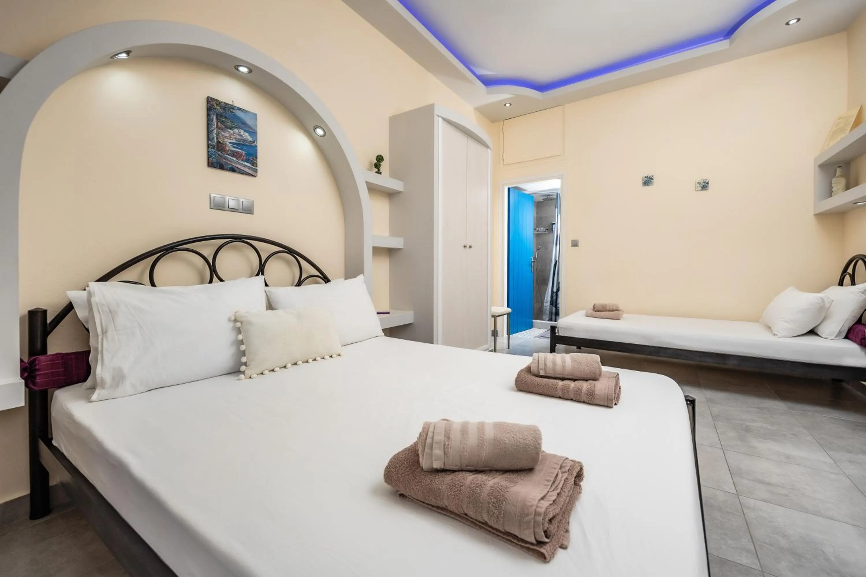 Bed in Lefkes Studios