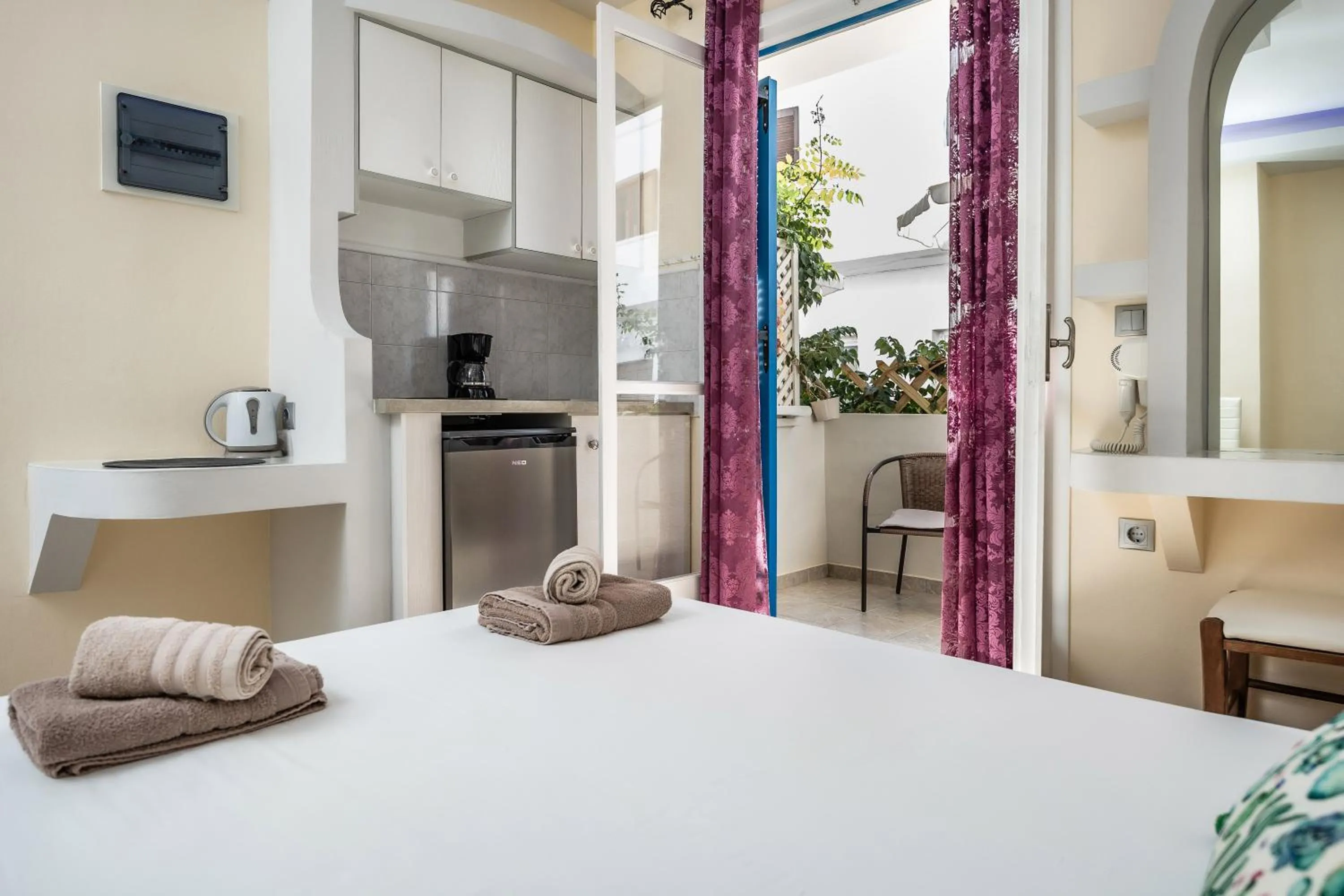 Bed in Lefkes Studios