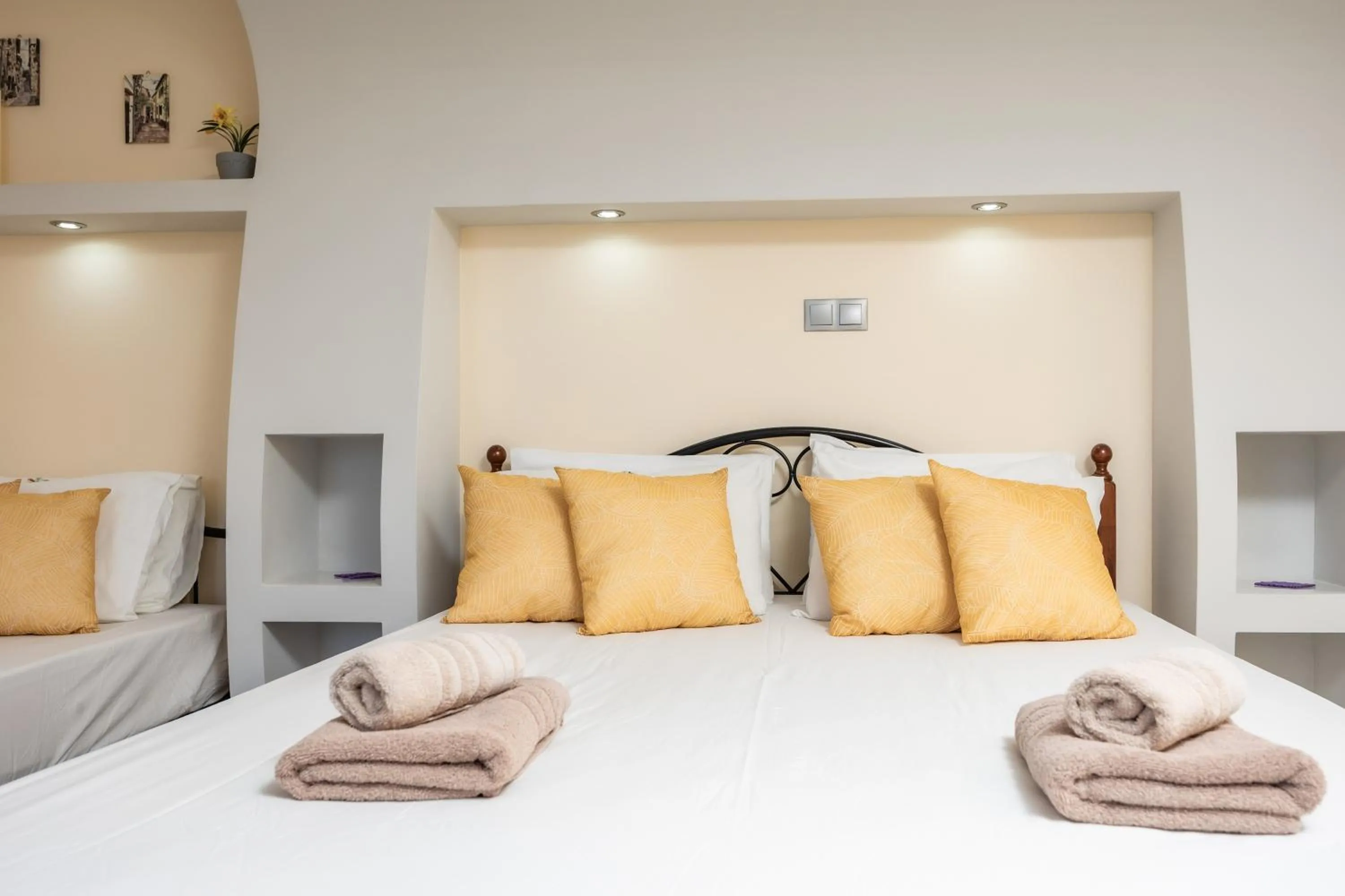Bed in Lefkes Studios
