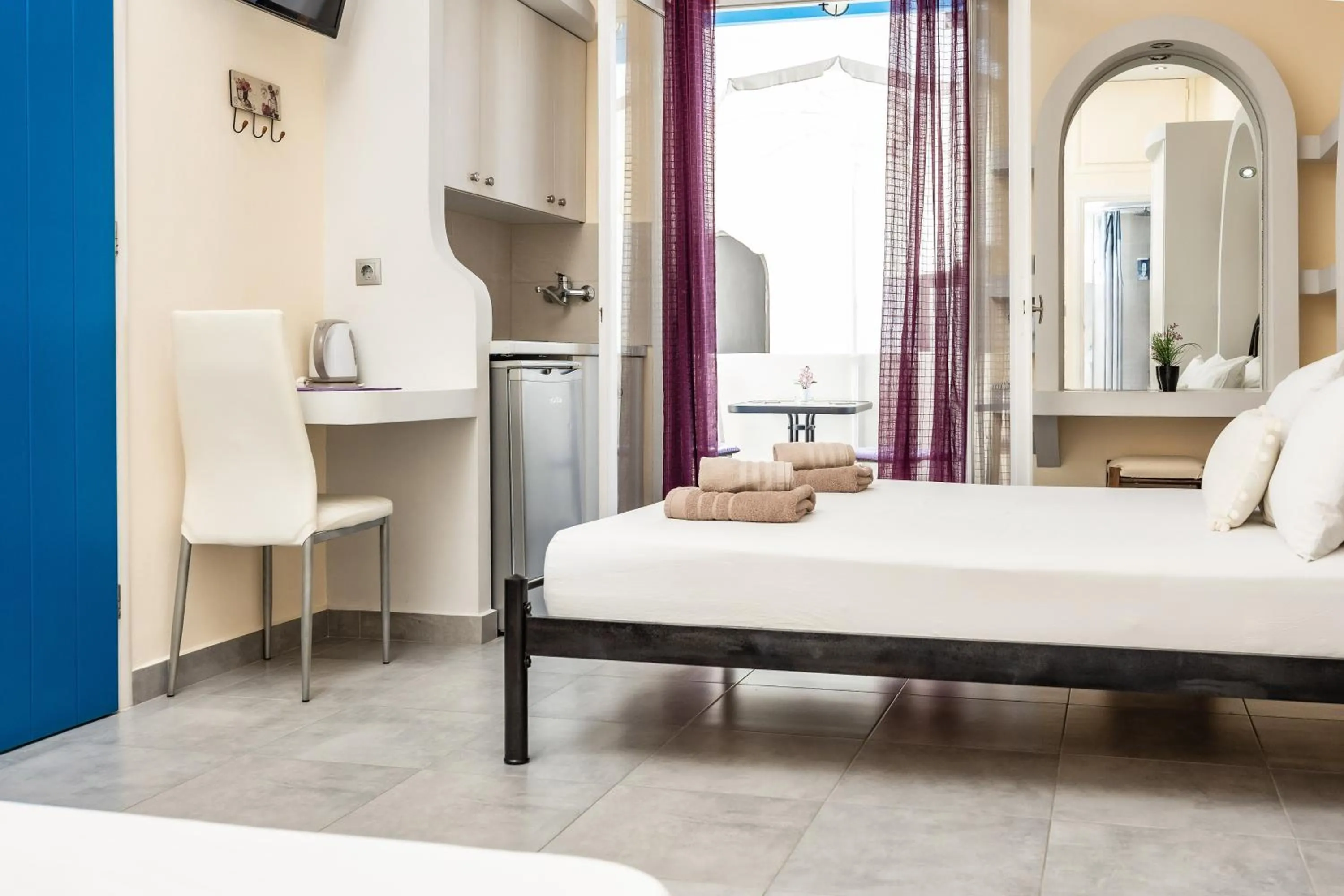 Bed in Lefkes Studios