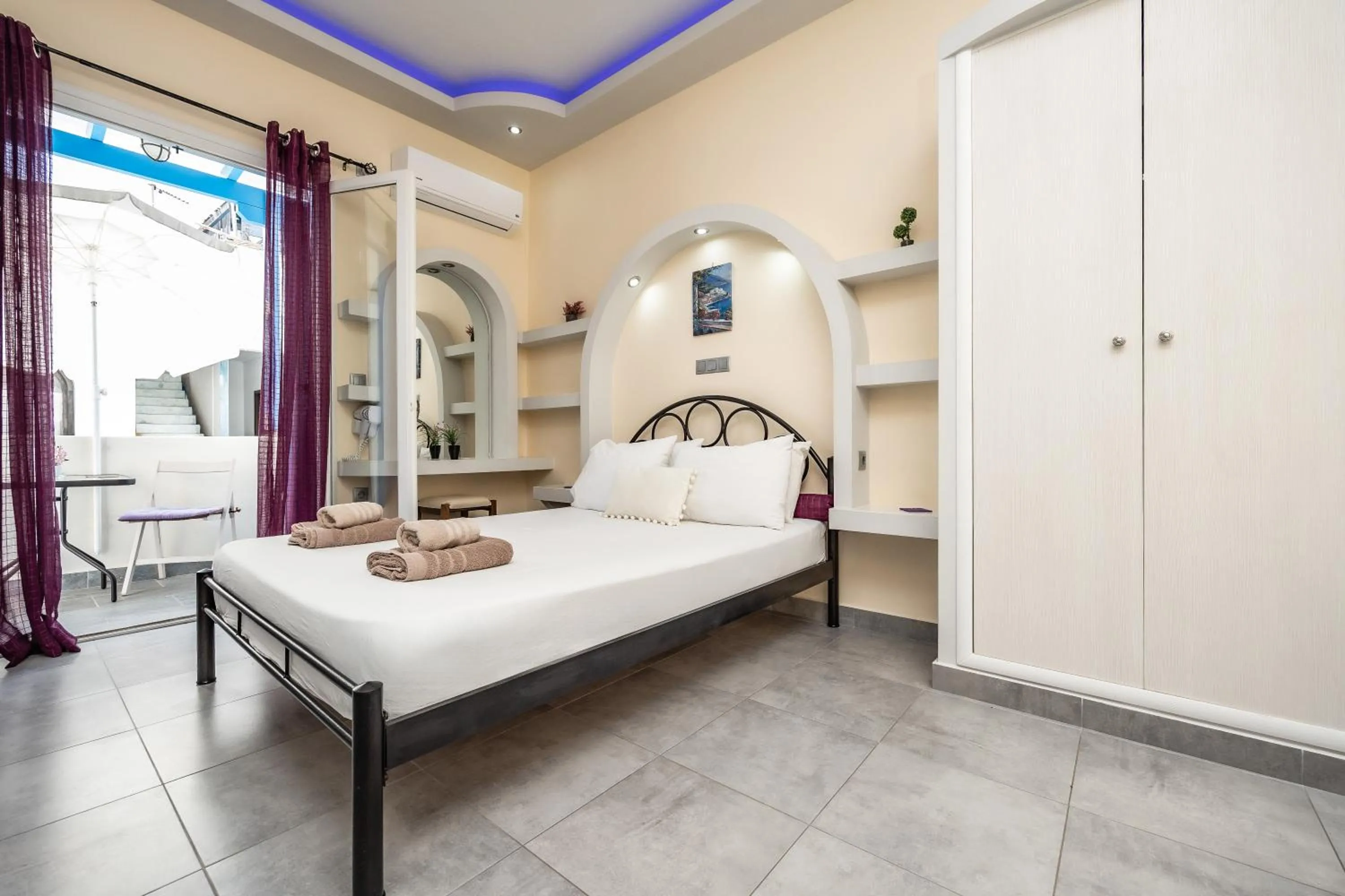 Bed in Lefkes Studios