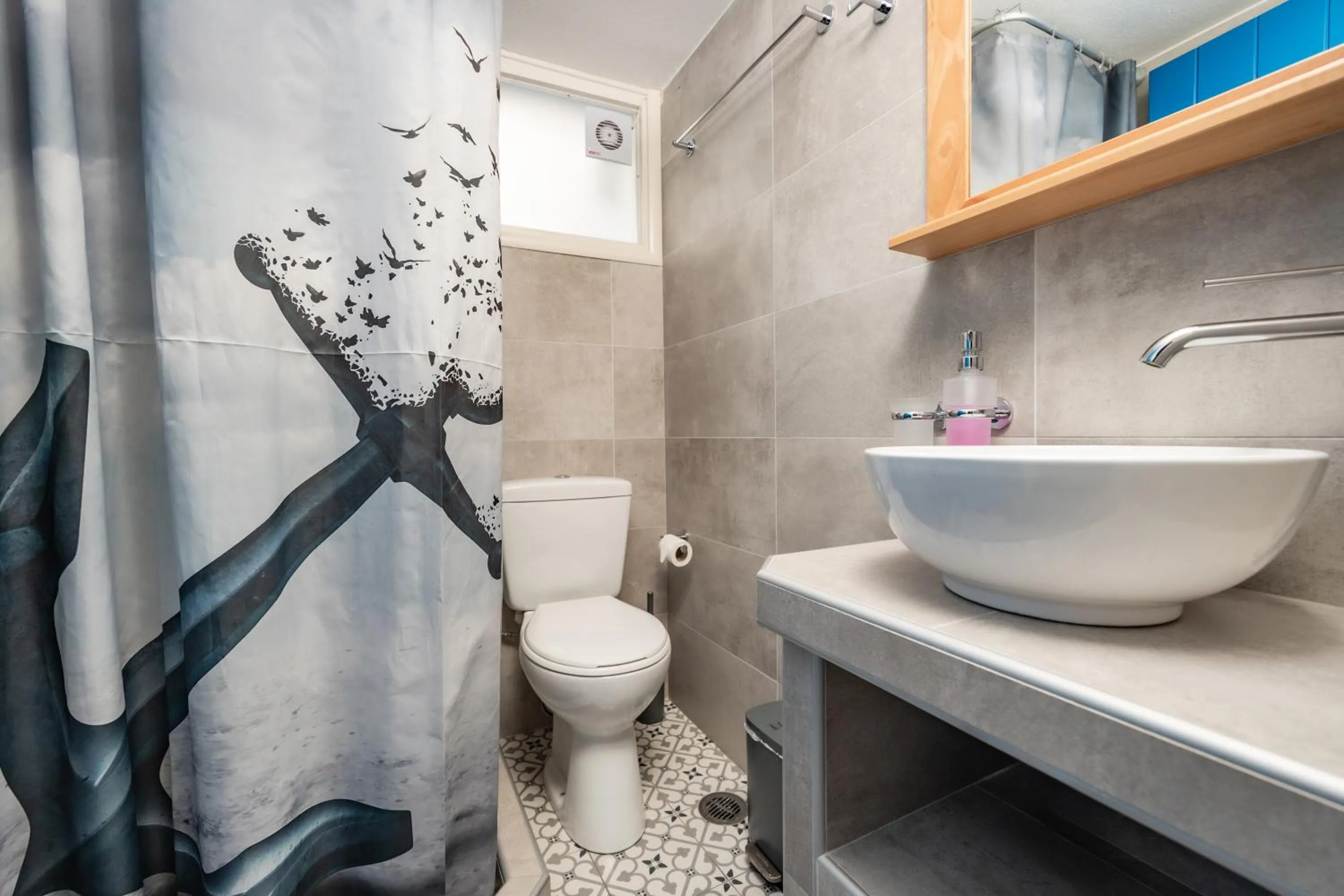 Bathroom in Lefkes Studios