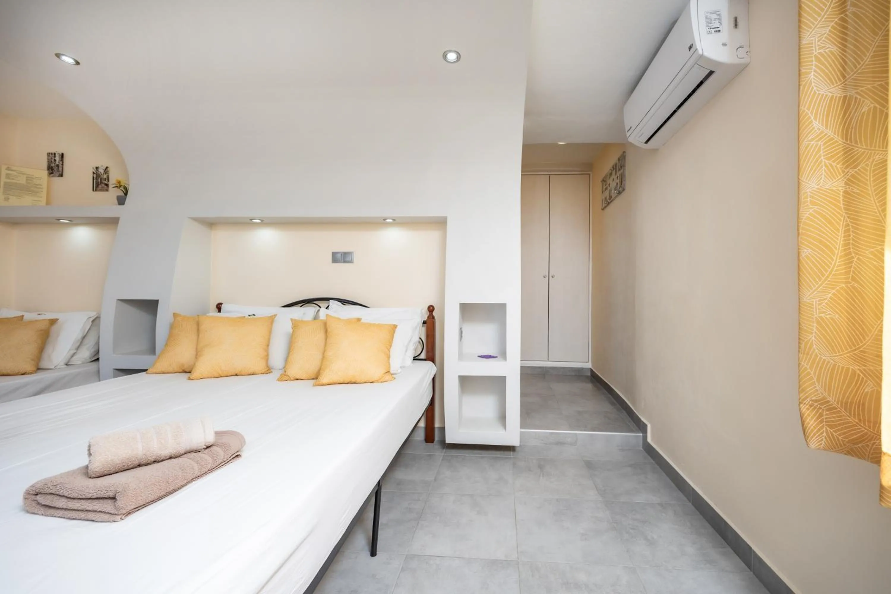 Bed in Lefkes Studios