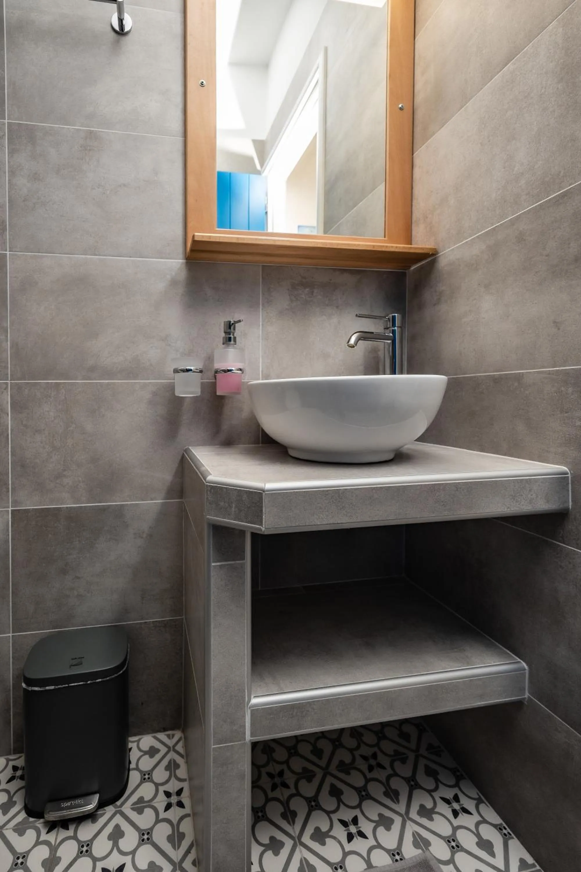 Bathroom in Lefkes Studios